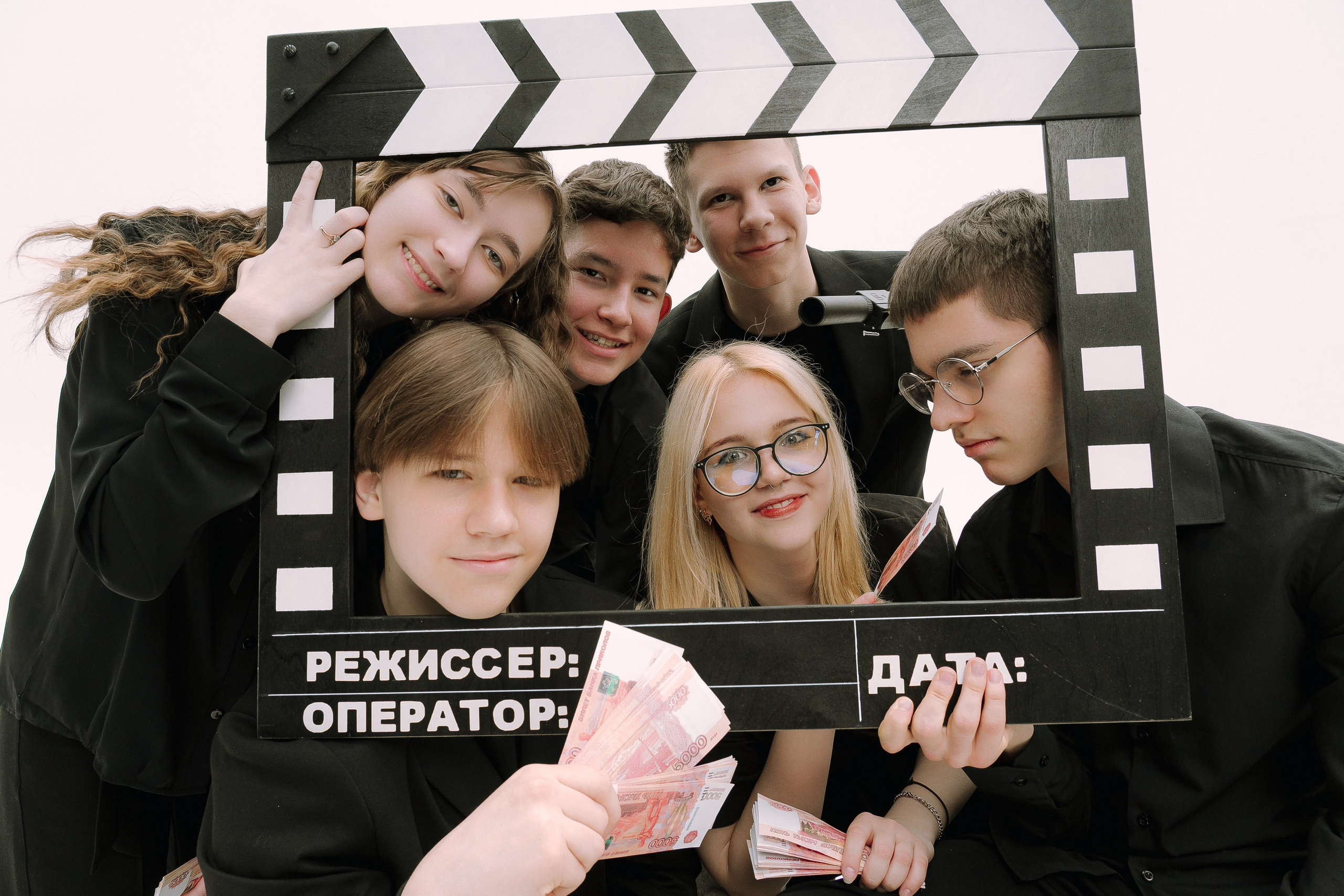 Фото студия- старшая школа. Выпускные альбомы Натальи Бутко: Новороссийск, Анапа, Геленджик