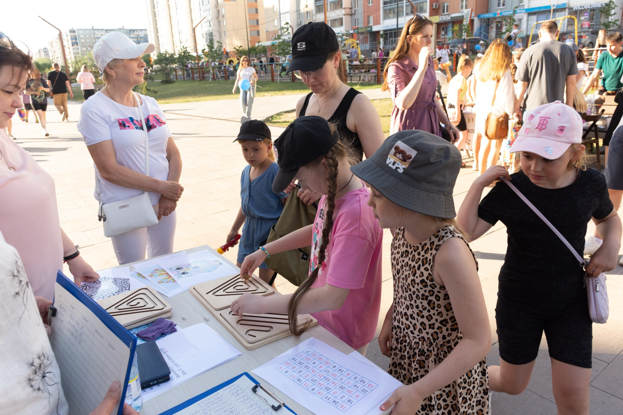 Фестиваль современного исполнительского искусства (Сквер Академ Риверсайд). Фотограф Максим Буряк