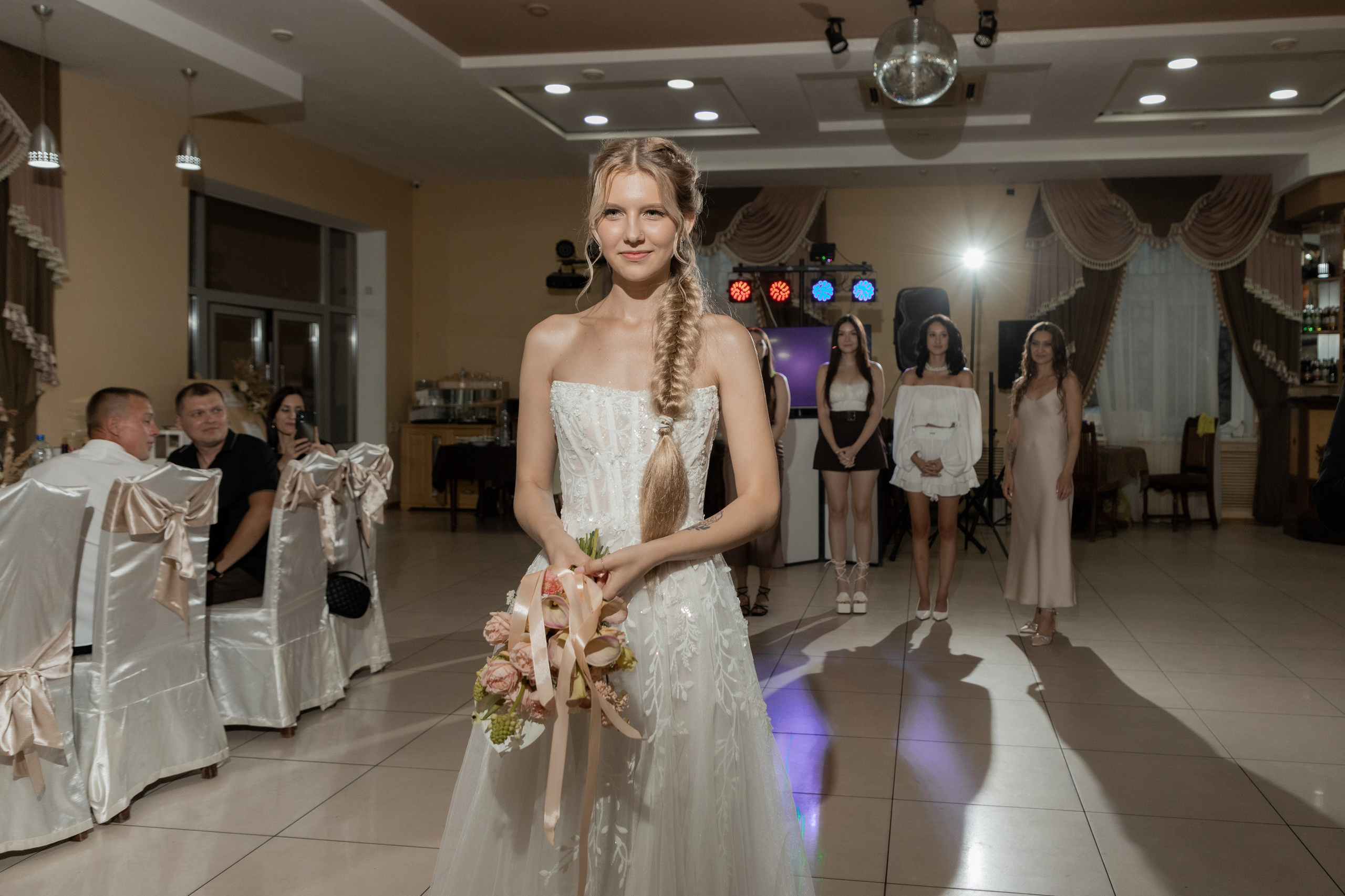 Роман и Александра (банкет). Свадебный фотограф Ангелина Сунгатулина | Саратов | Балаково | Вольск