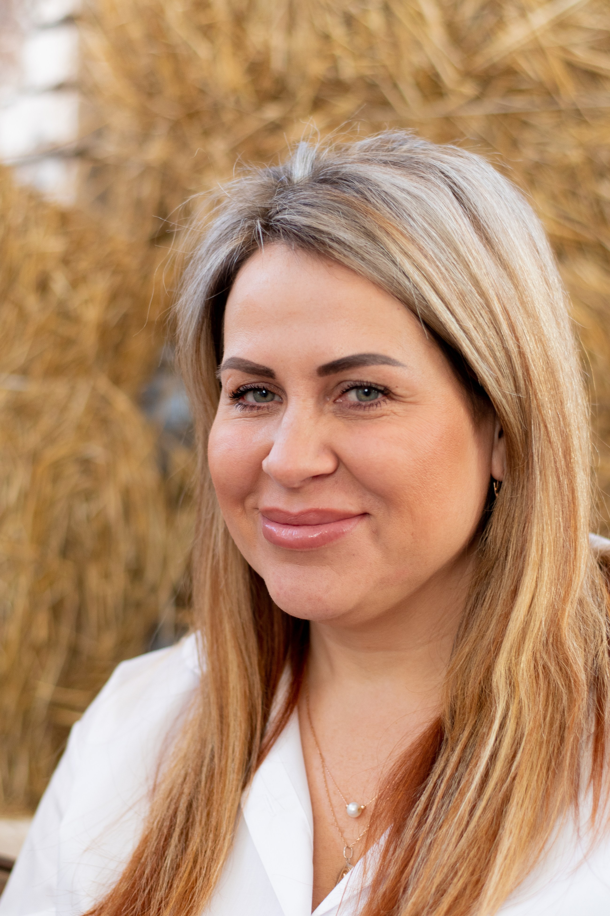 Оксана с семьей. Студийная съемка. Екатерина Бикбаева фотограф, видеограф, медиа-продюсер