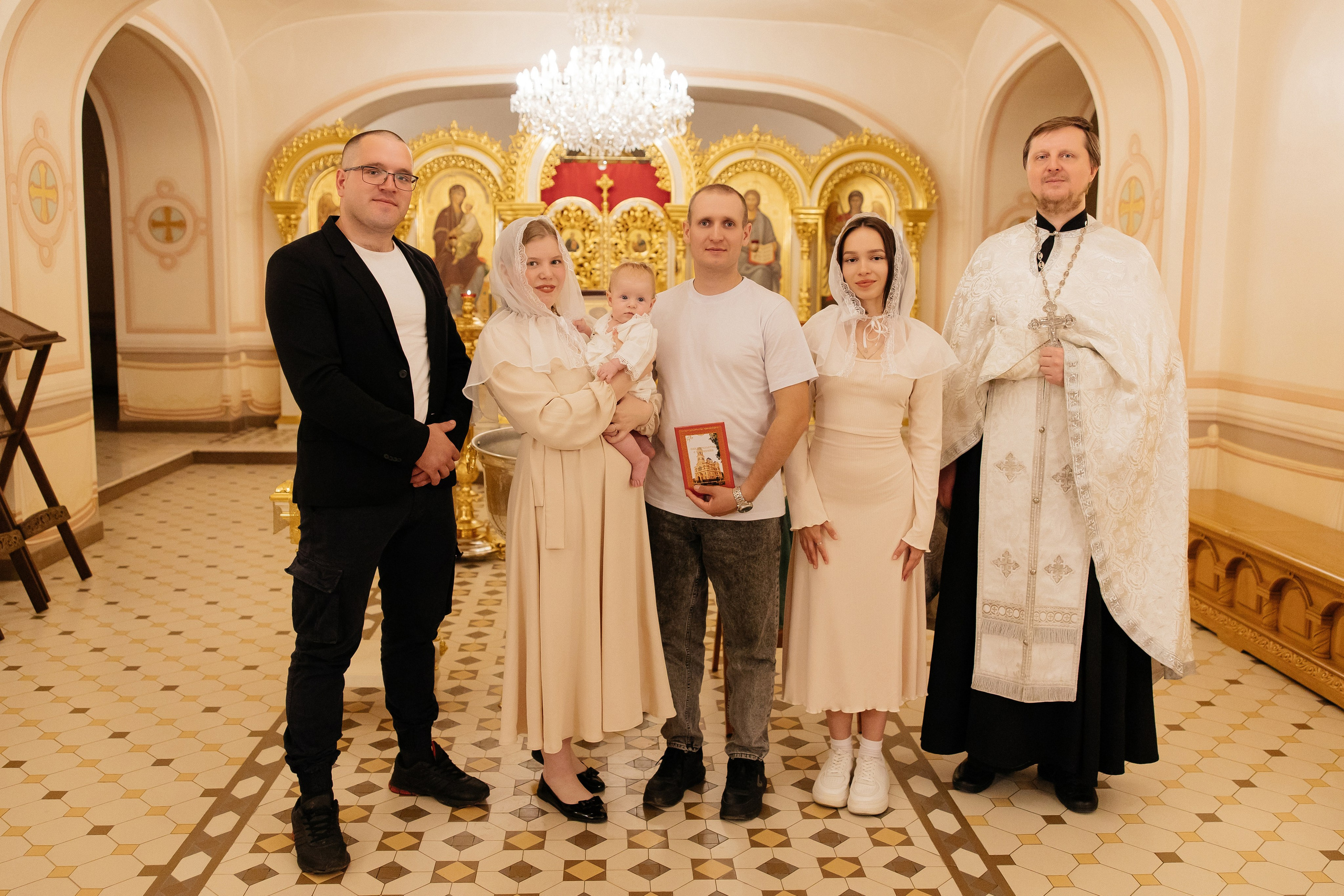 Таинство Крещения Мирославы. Церковь Иоанна Кронштадтского. Семейный фотограф в Рязани и Рязанской области