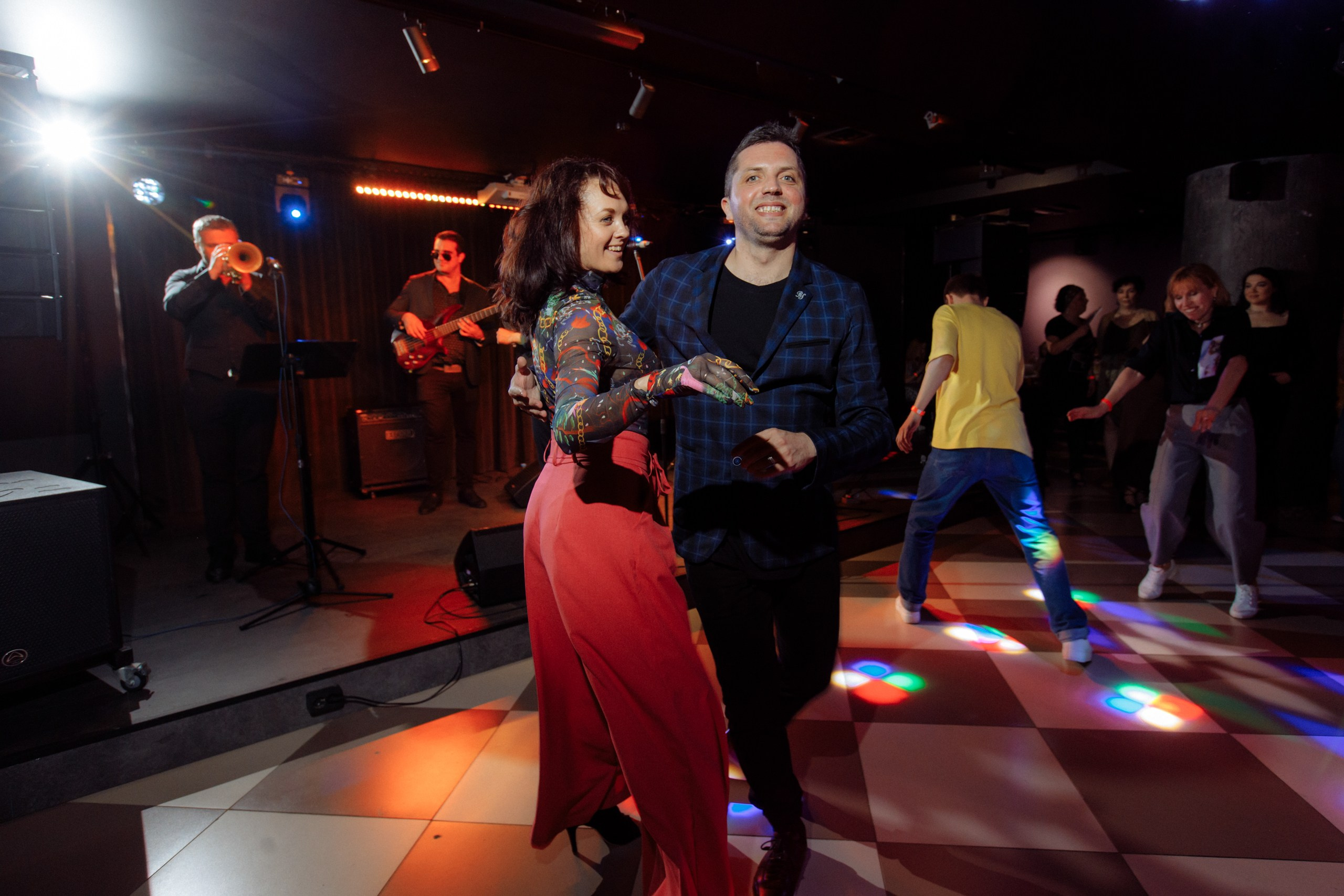 ISALSА. Вечеринка в школе танцев. Свадебный фотограф в Ярославле Анастасия Архипова