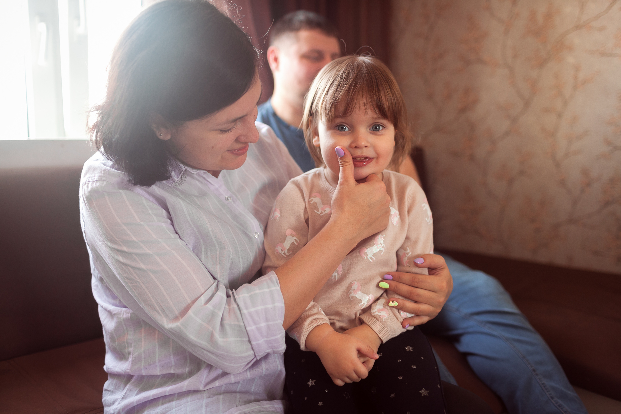 Алеся, Сергей и дети. Субботнее утро дома. Детский и семейный фотограф в Москве и московской области Елена Титова