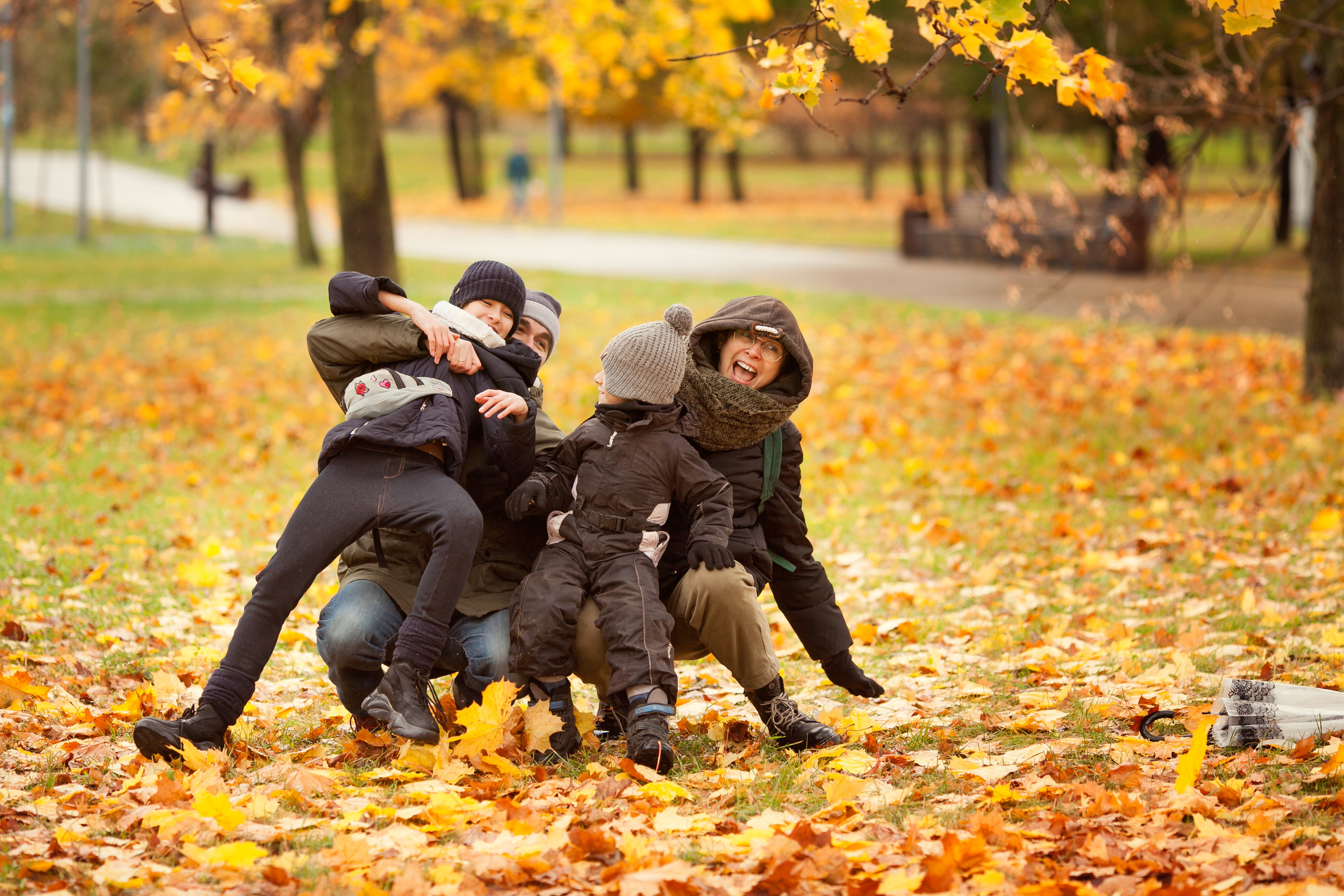 Юля, Михаил, Маруся и Гриша. Парк Садовники. Детский и семейный фотограф в Москве и московской области Елена Титова