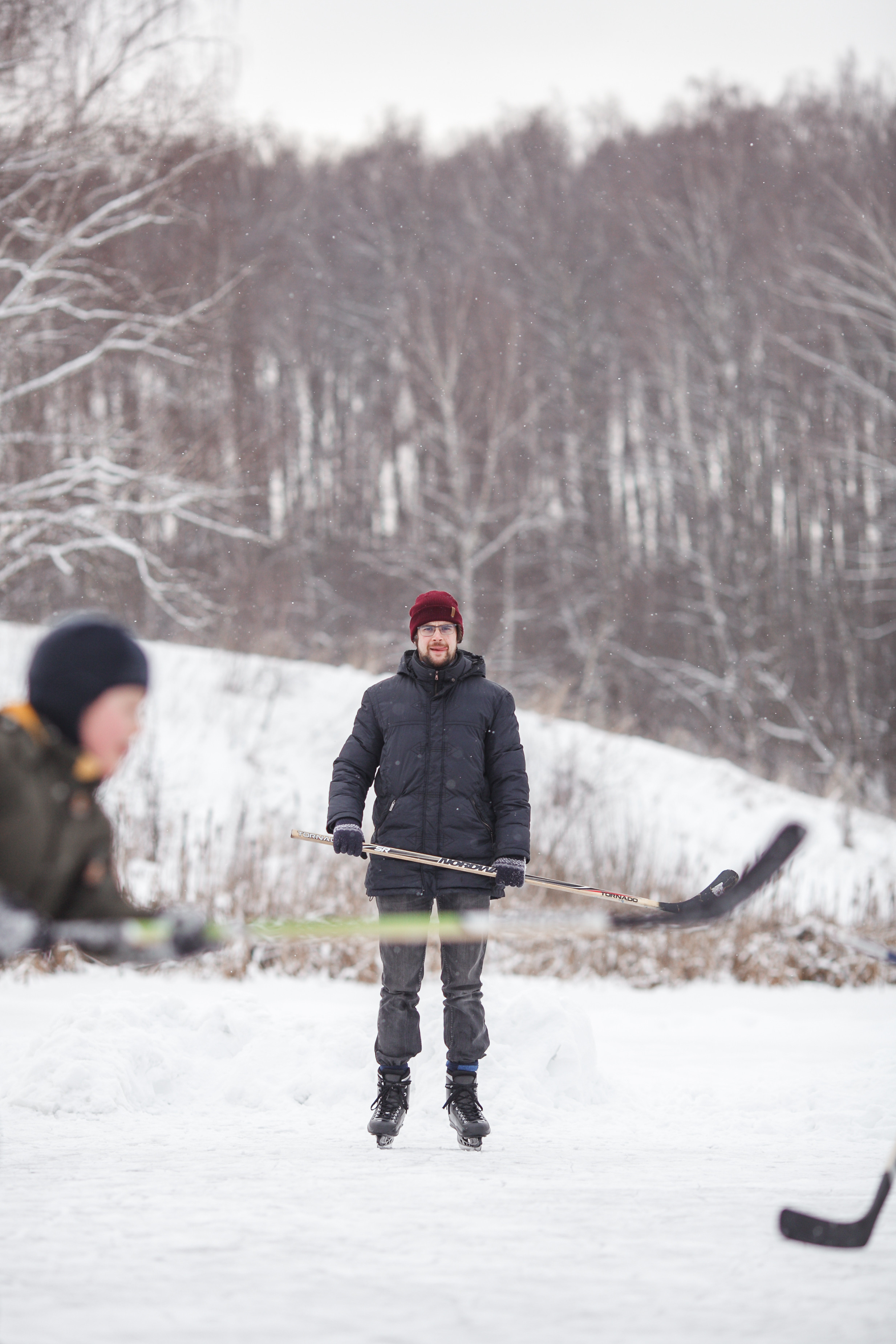 Четыре дружеские семьи. Зимний хоккей на озере. Детский и семейный фотограф в Москве и московской области Елена Титова