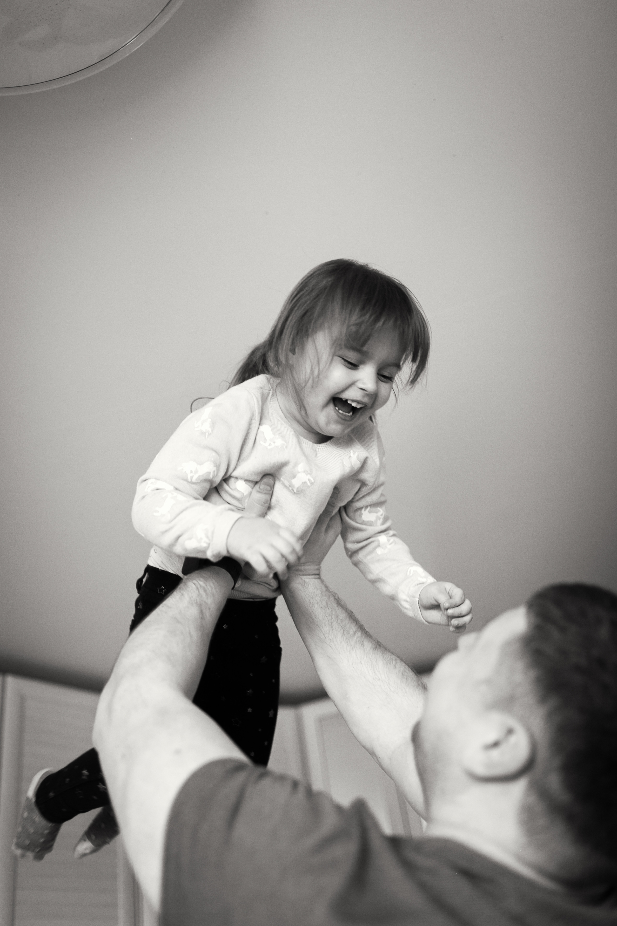 Алеся, Сергей и дети. Субботнее утро дома. Детский и семейный фотограф в Москве и московской области Елена Титова