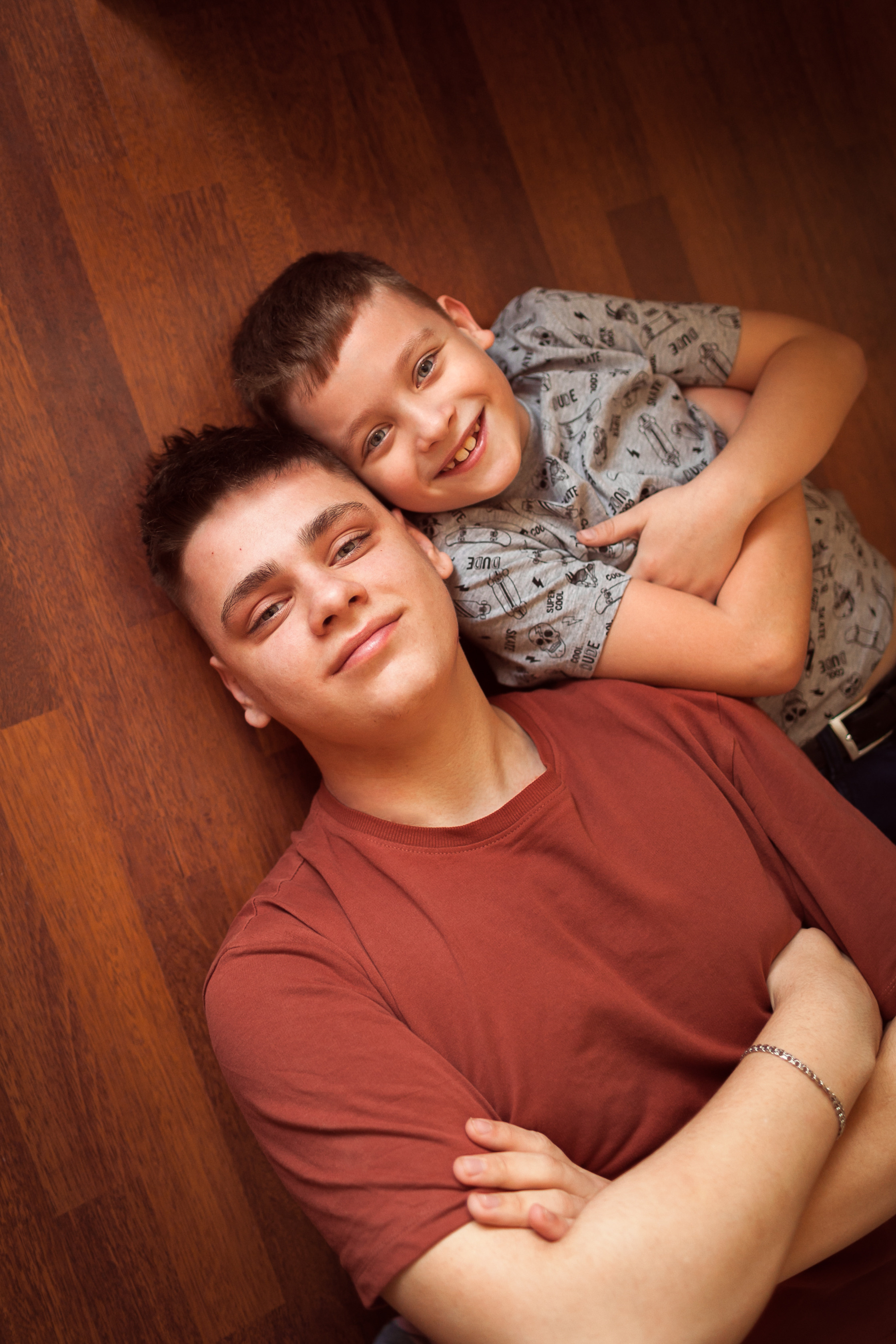 Алеся, Сергей и дети. Субботнее утро дома. Детский и семейный фотограф в Москве и московской области Елена Титова