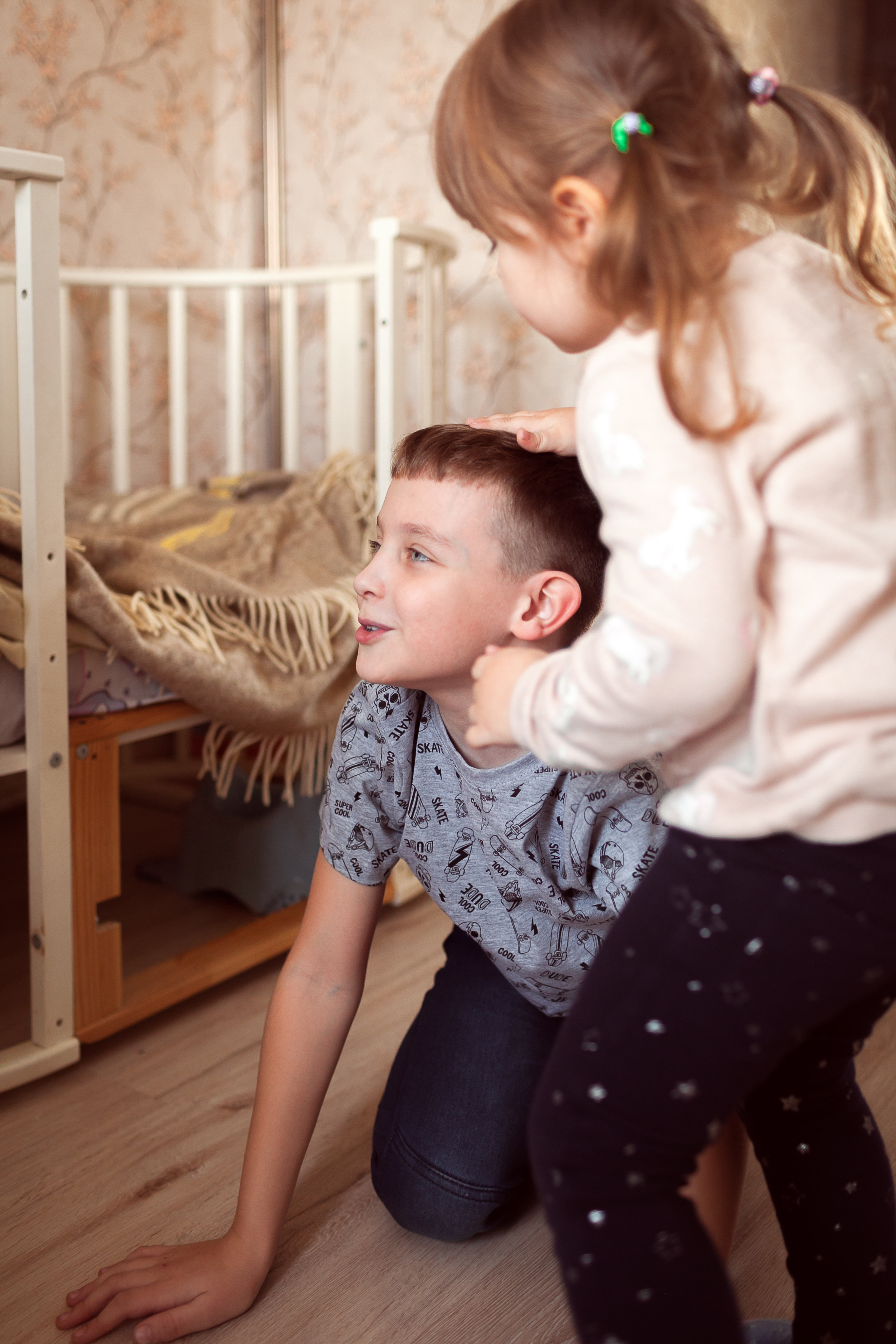 Алеся, Сергей и дети. Субботнее утро дома. Детский и семейный фотограф в Москве и московской области Елена Титова