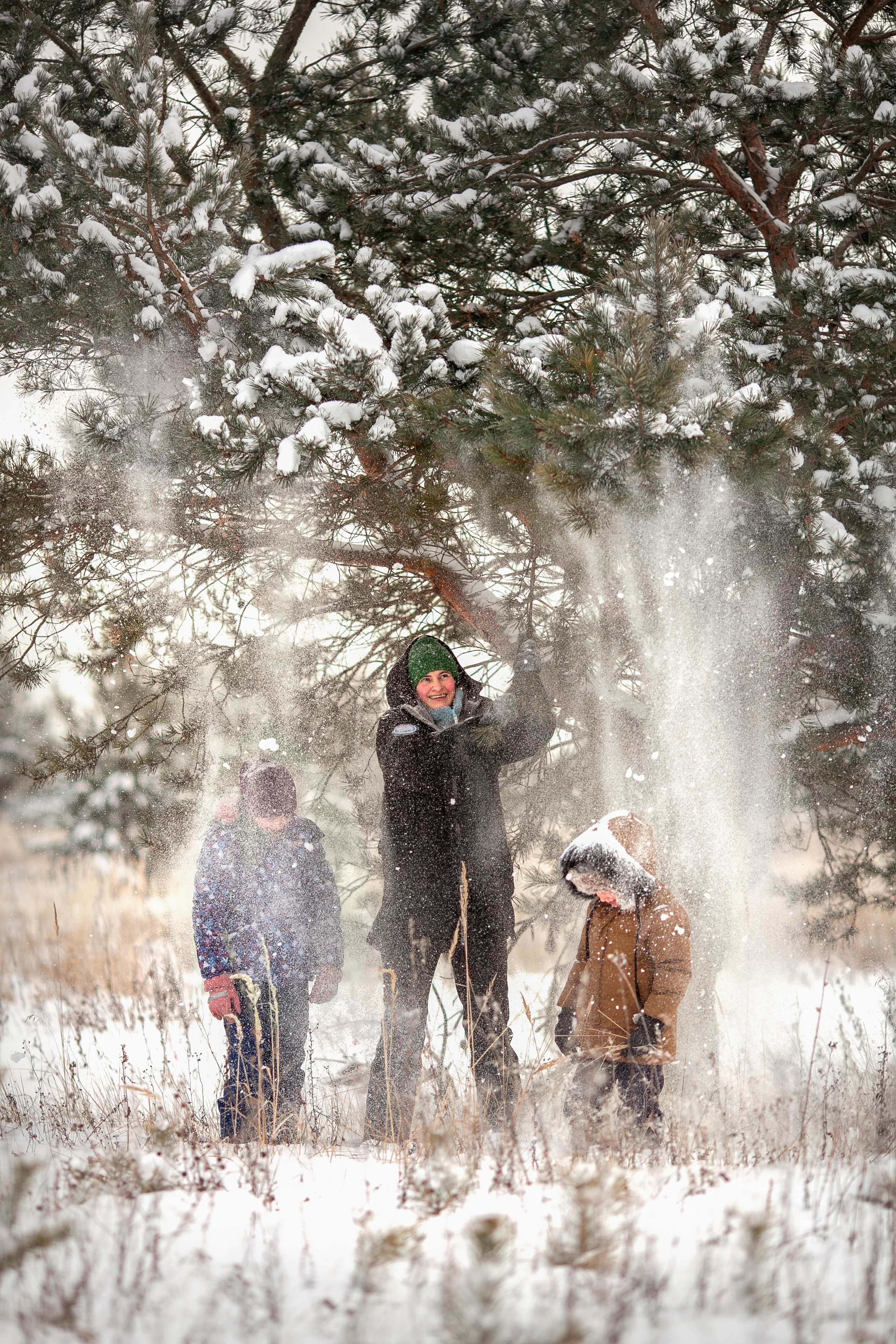 Четыре дружеские семьи. Зимний хоккей на озере. Детский и семейный фотограф в Москве и московской области Елена Титова