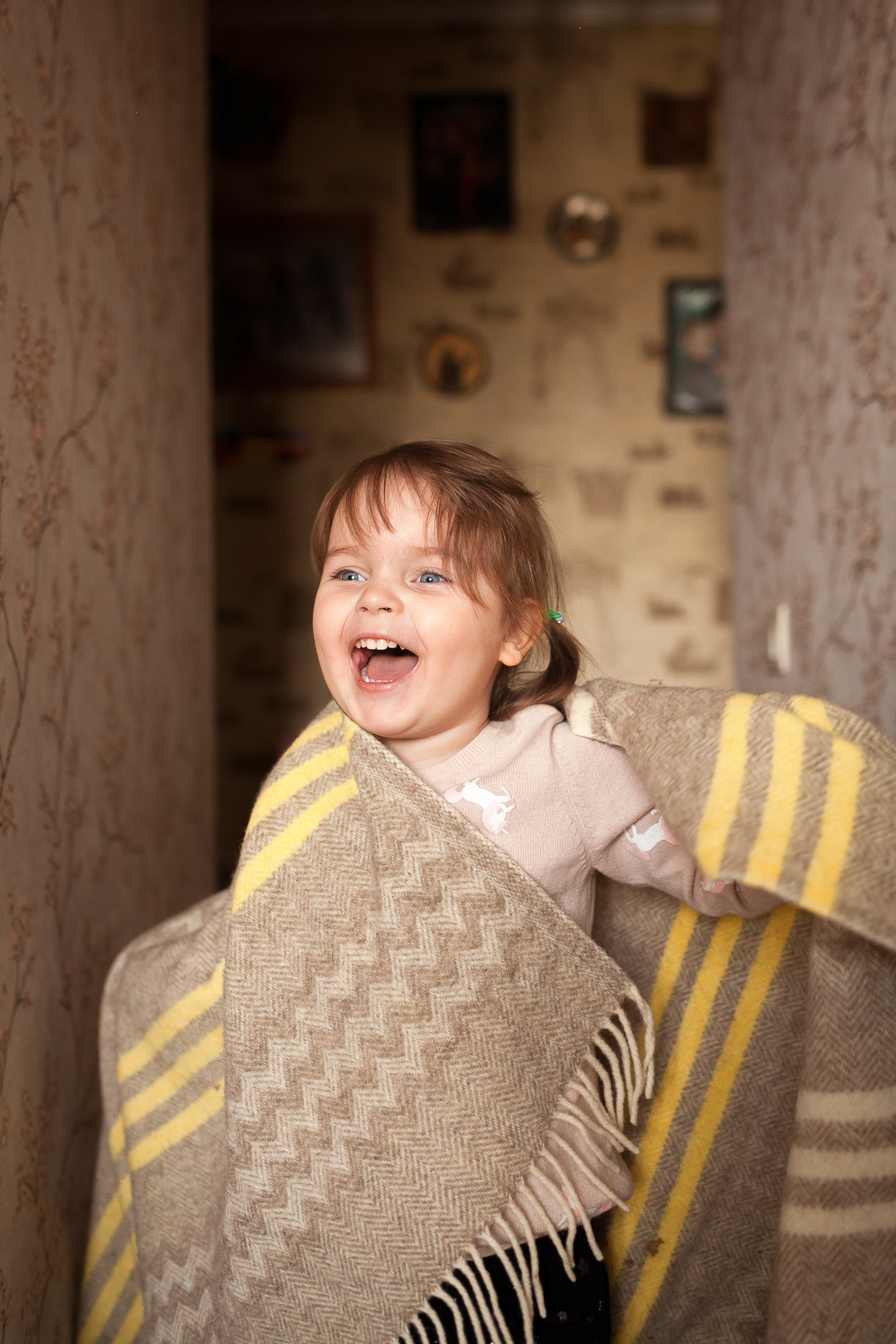 Алеся, Сергей и дети. Субботнее утро дома. Детский и семейный фотограф в Москве и московской области Елена Титова