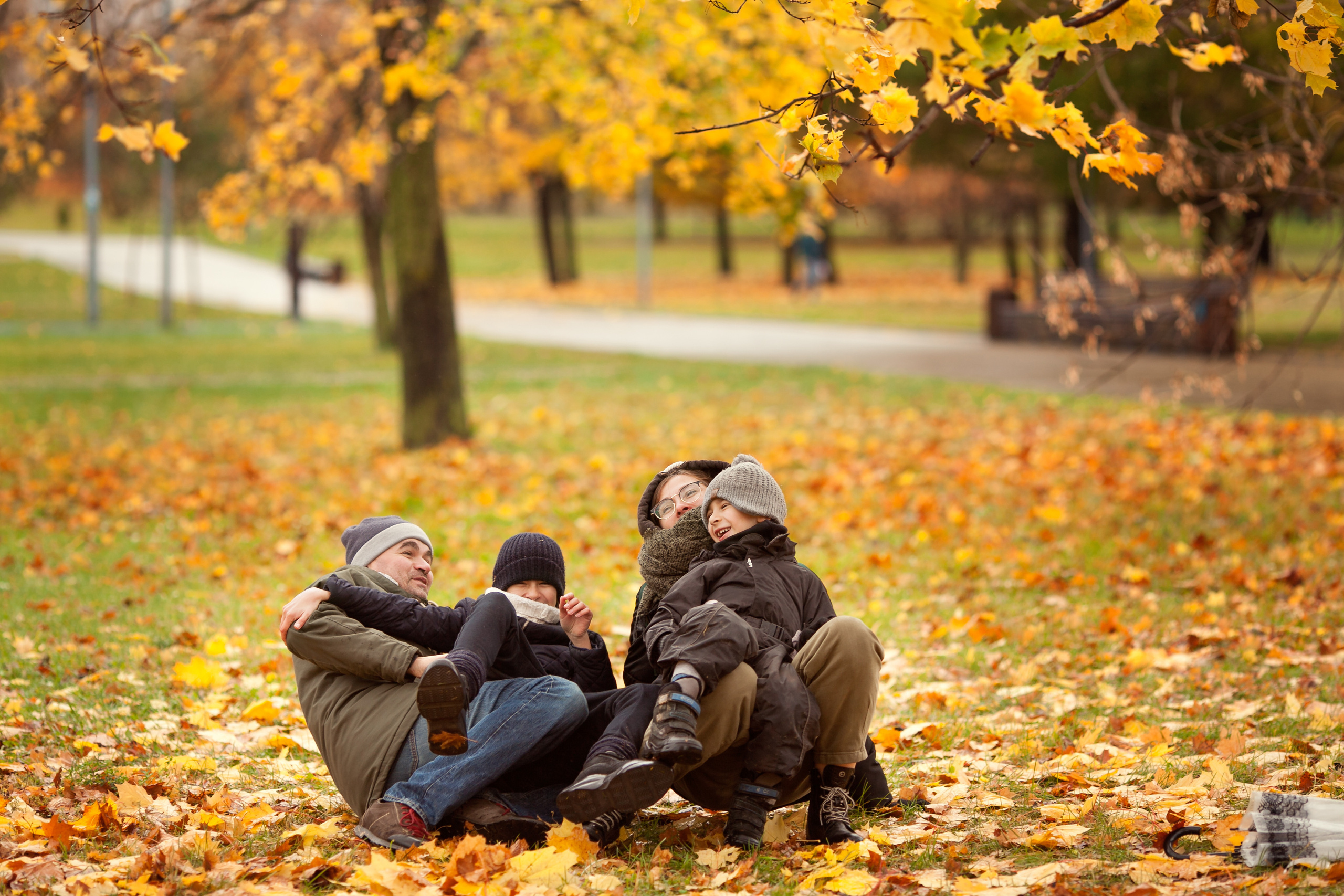 Юля, Михаил, Маруся и Гриша. Парк Садовники. Детский и семейный фотограф в Москве и московской области Елена Титова