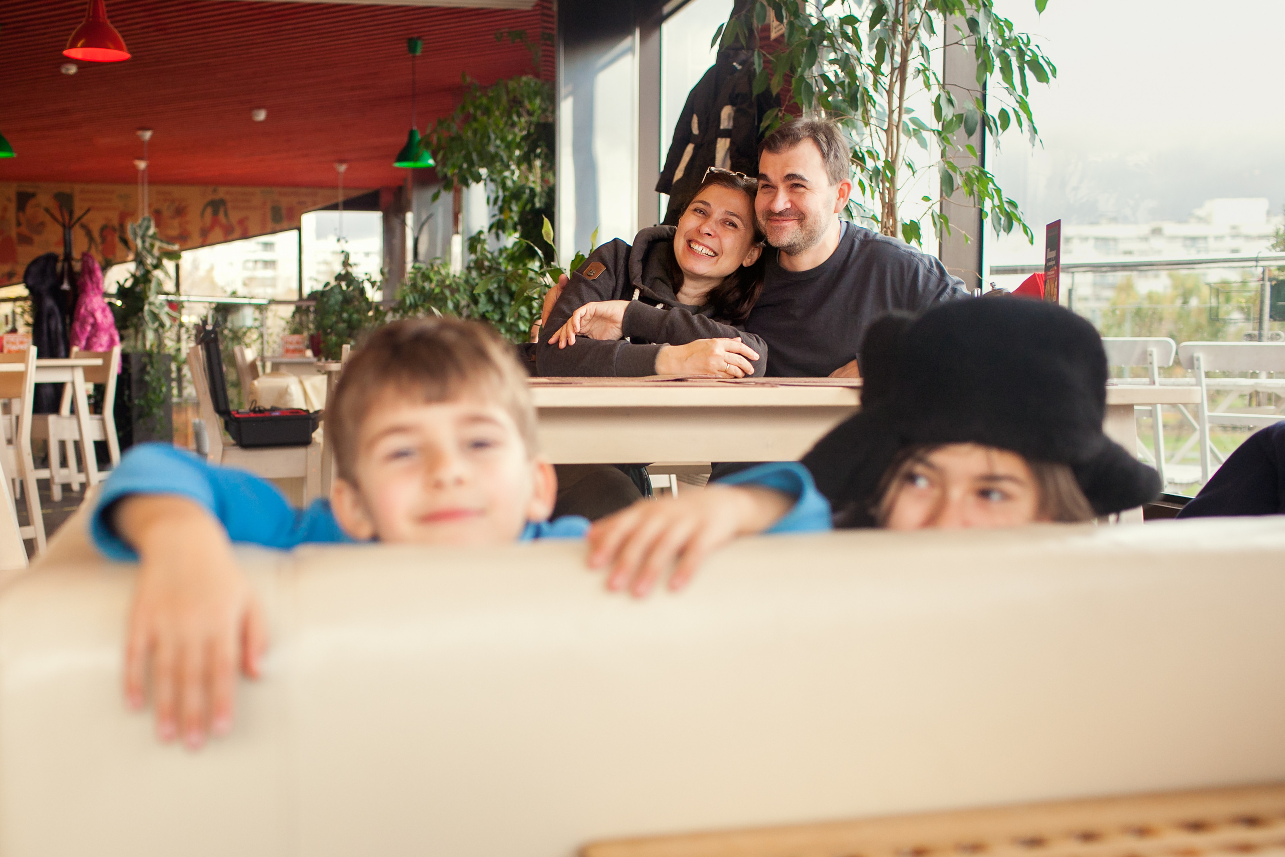 Юля, Михаил, Маруся и Гриша. Парк Садовники. Детский и семейный фотограф в Москве и московской области Елена Титова