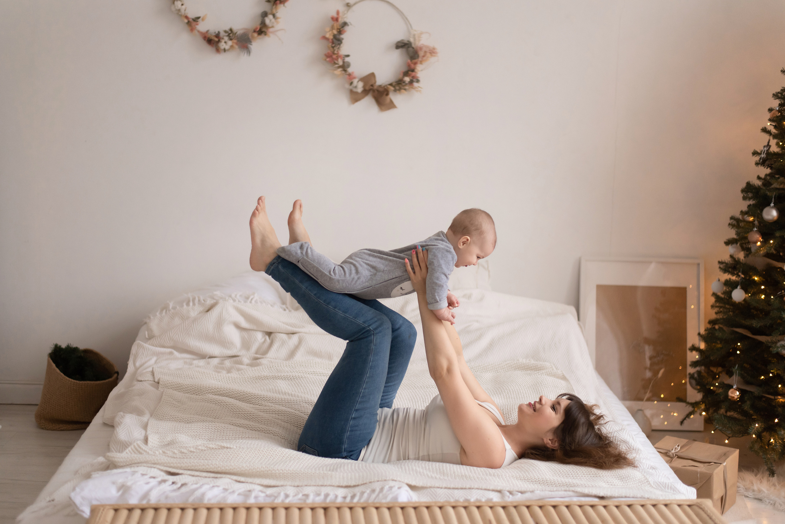 Home photo shoots in Montenegro. Photographer of newborns and children up to a year in Montenegro