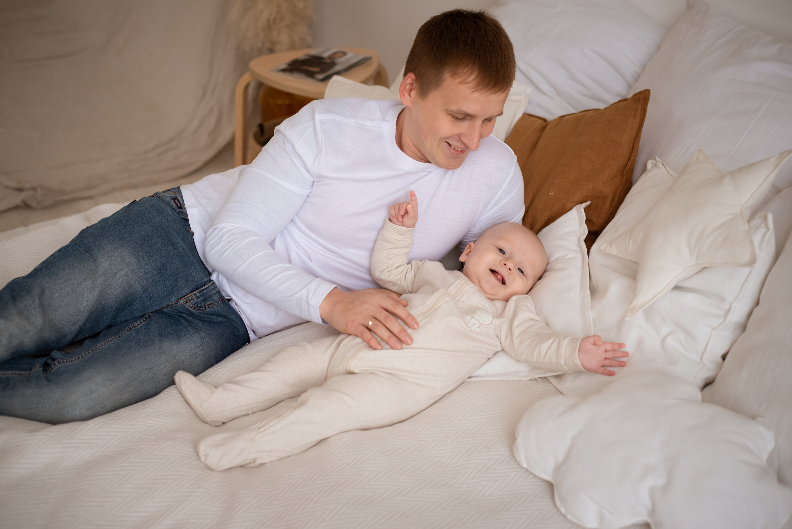 Home photo shoots in Montenegro. Photographer of newborns and children up to a year in Montenegro