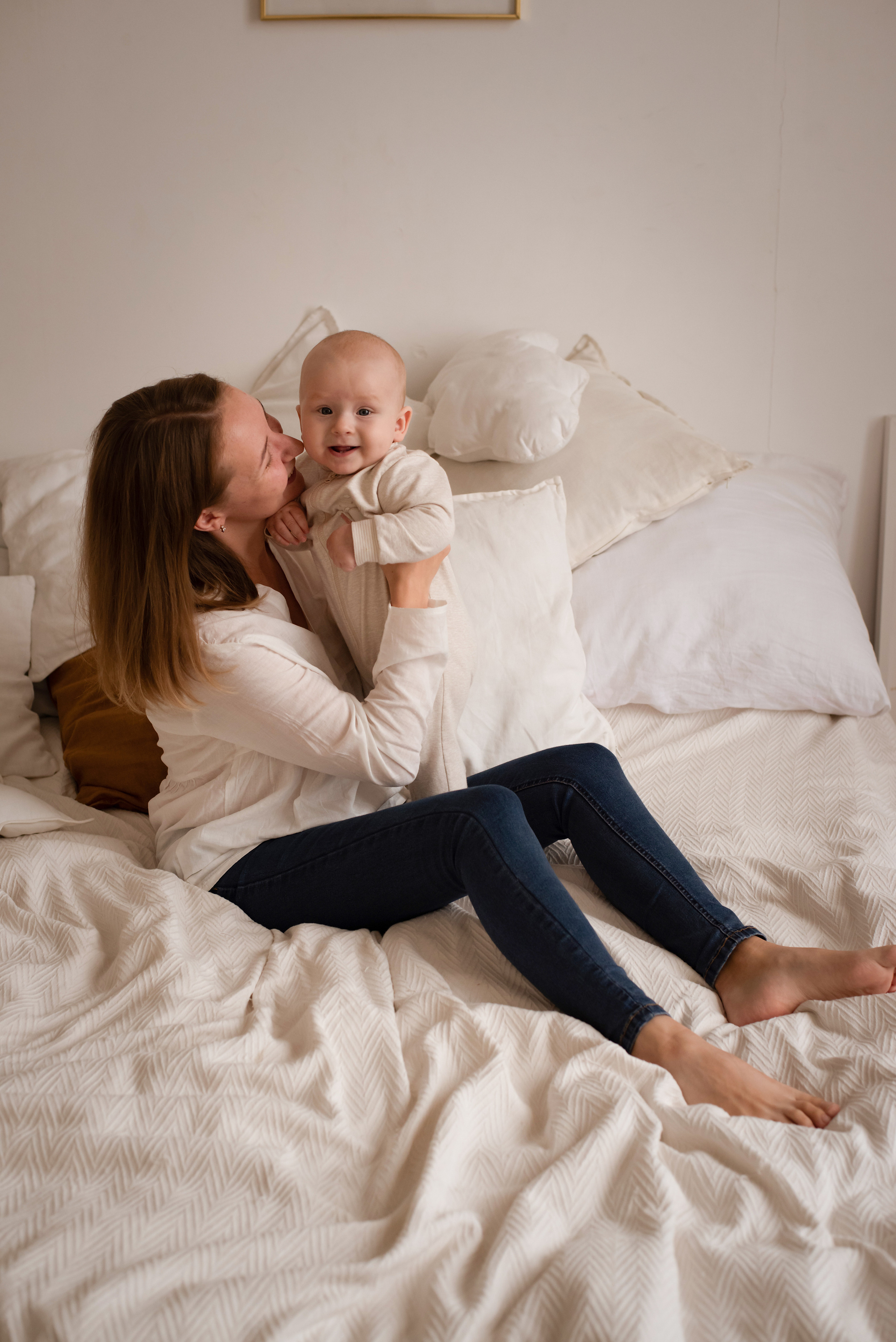 Home photo shoots in Montenegro. Photographer of newborns and children up to a year in Montenegro