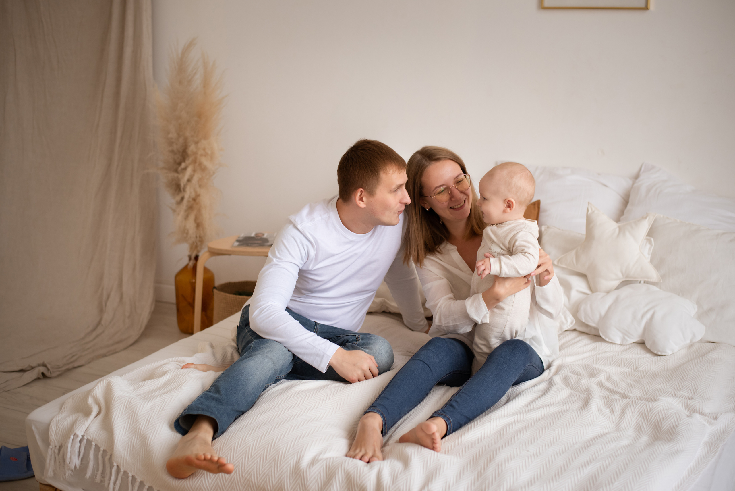 Home photo shoots in Montenegro. Photographer of newborns and children up to a year in Montenegro