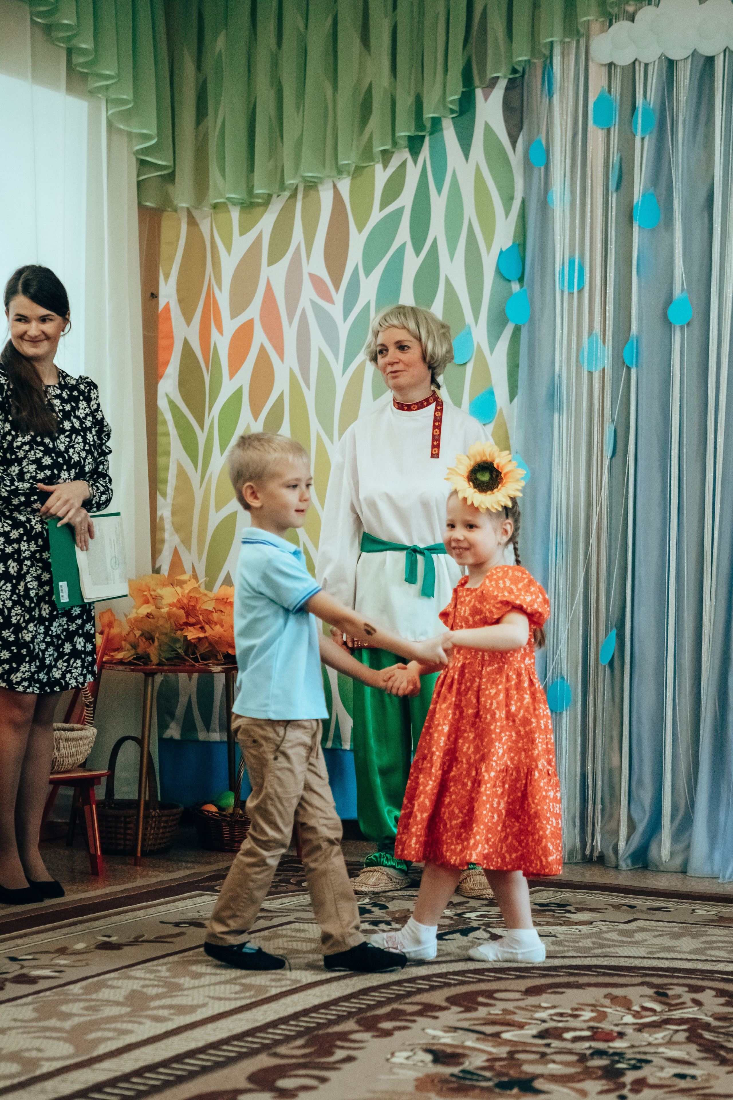 Утренник «Праздник осени». Семейный и детский фотограф в г. Новосибирске Макеева Анастасия