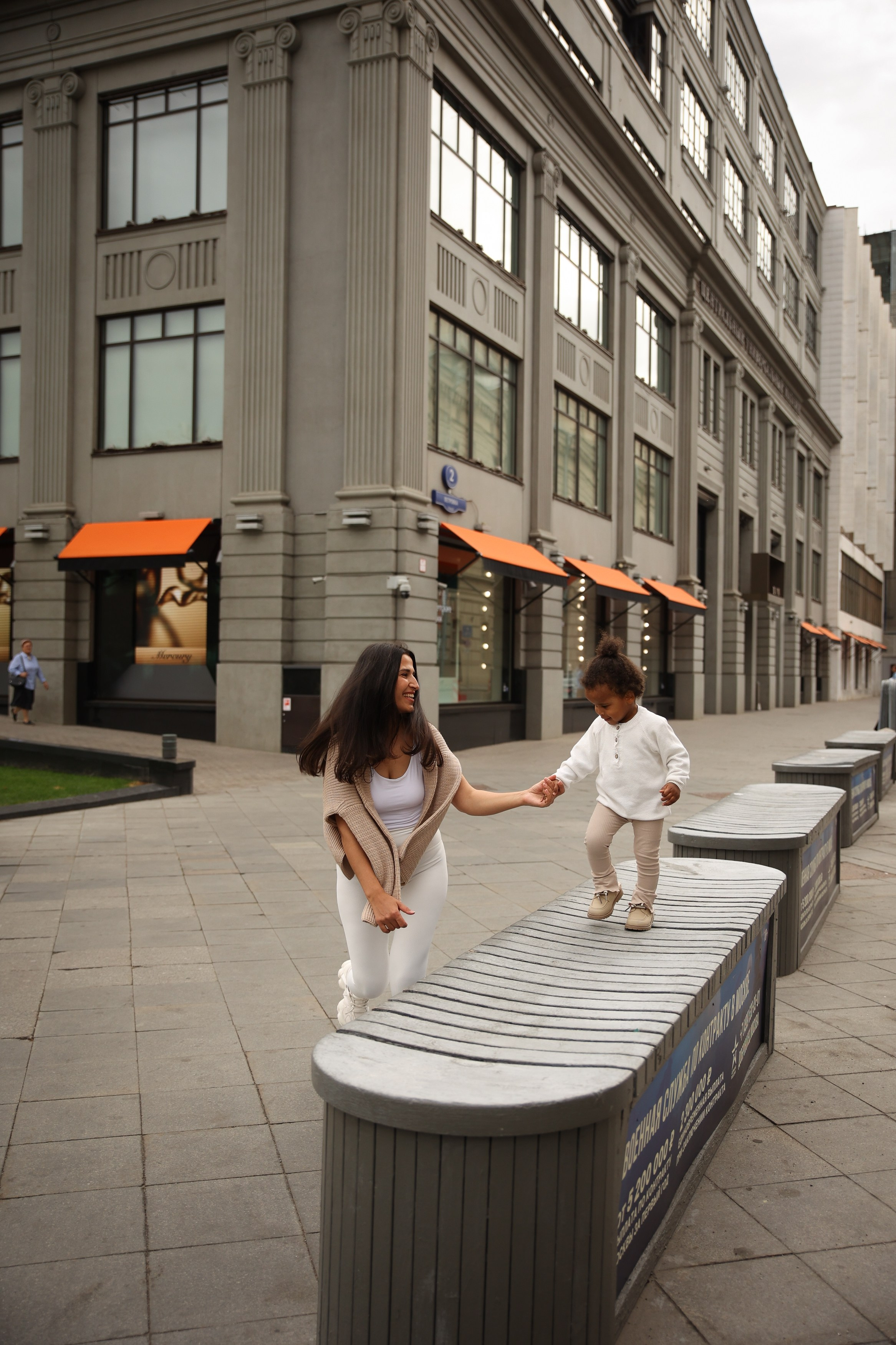 Фотосессия в Москве мама и дочка. Фотограф Владимир Москва