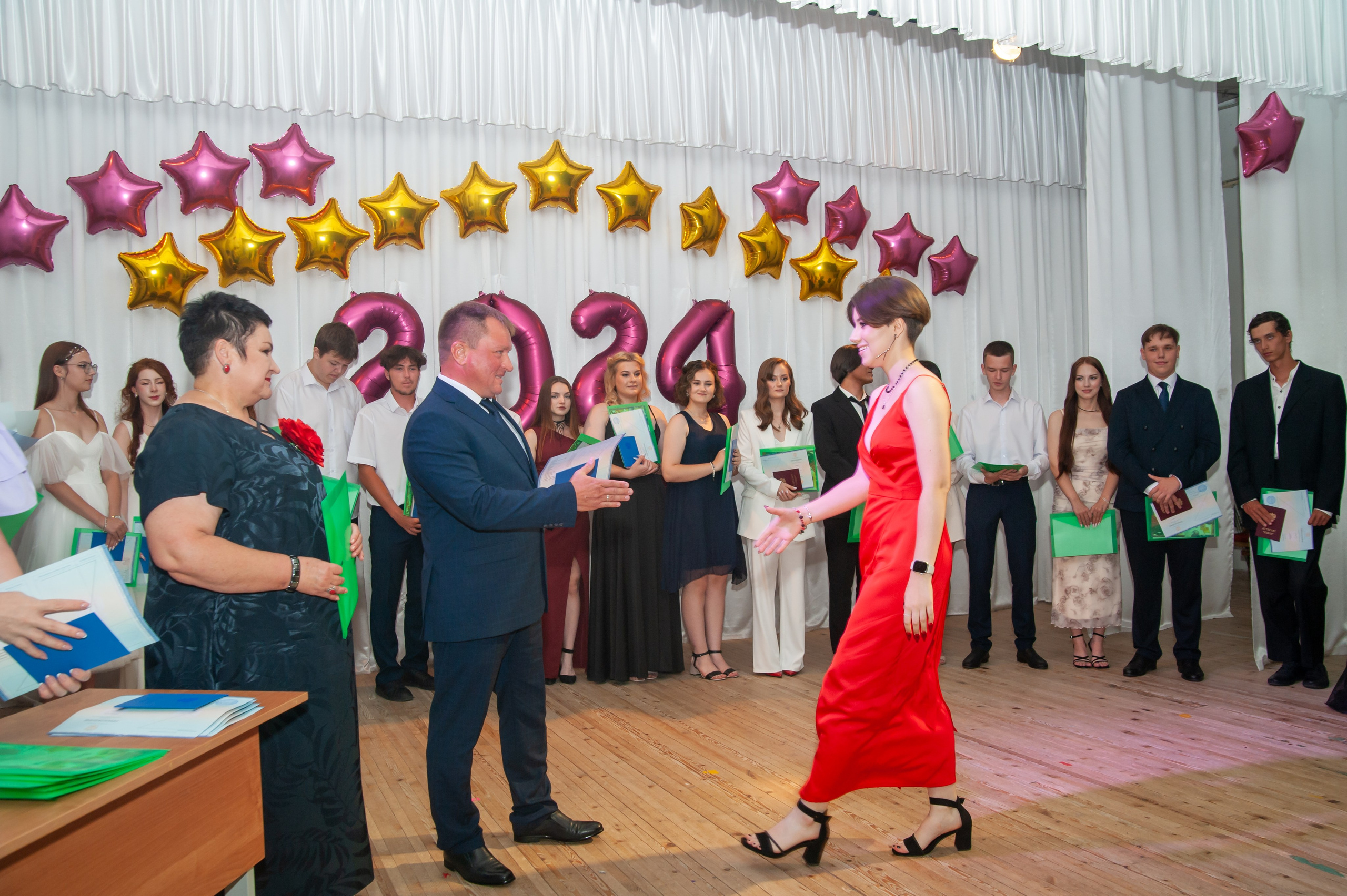 Выпускной МАОУ СОШ № 17 им. Эдуарда Есаяна. Свадебный и семейный фотограф Денис Лукьянов в Краснодаре, Краснодарском крае и Республике Крым