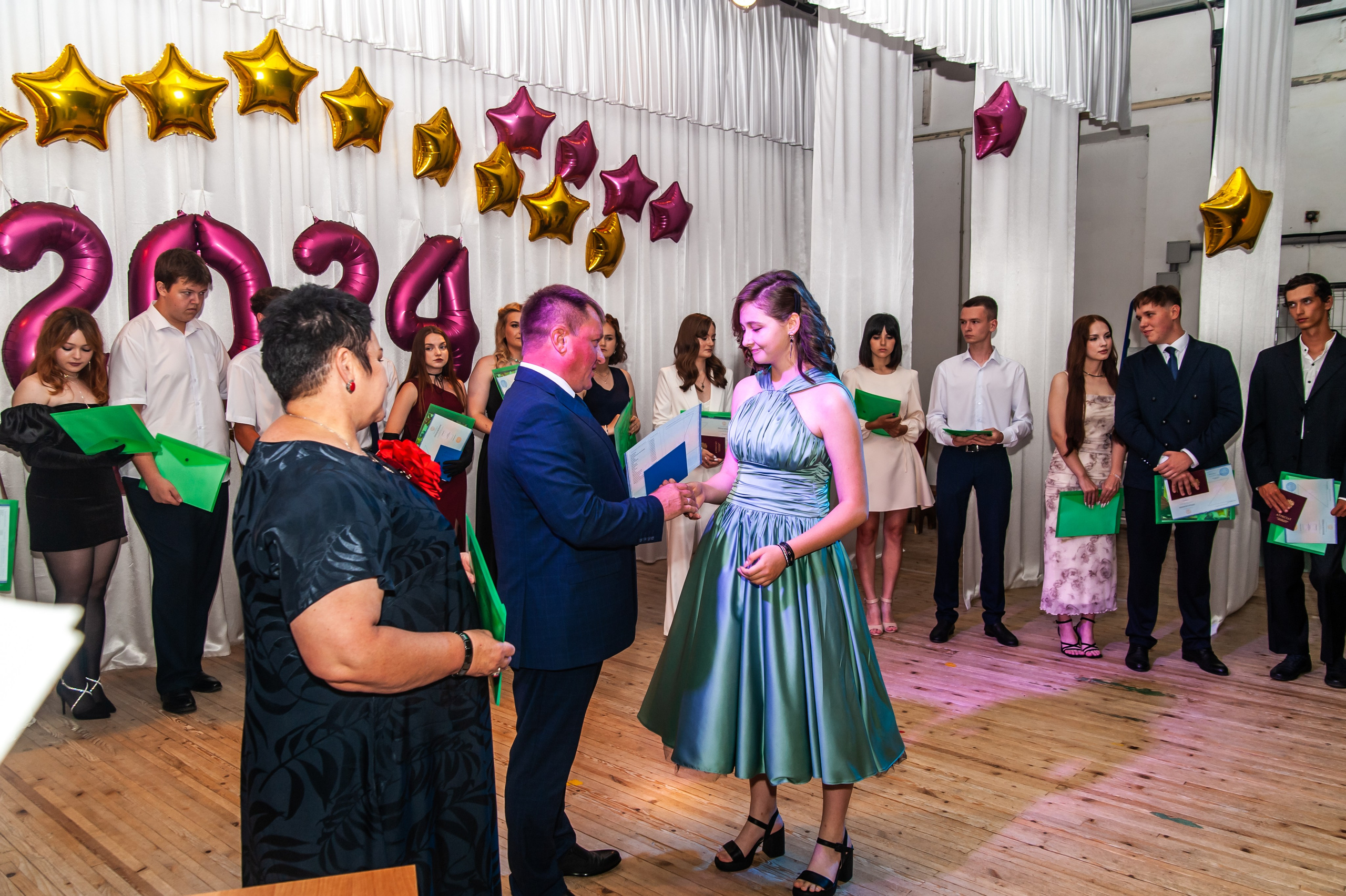 Выпускной МАОУ СОШ № 17 им. Эдуарда Есаяна. Свадебный и семейный фотограф Денис Лукьянов в Краснодаре, Краснодарском крае и Республике Крым