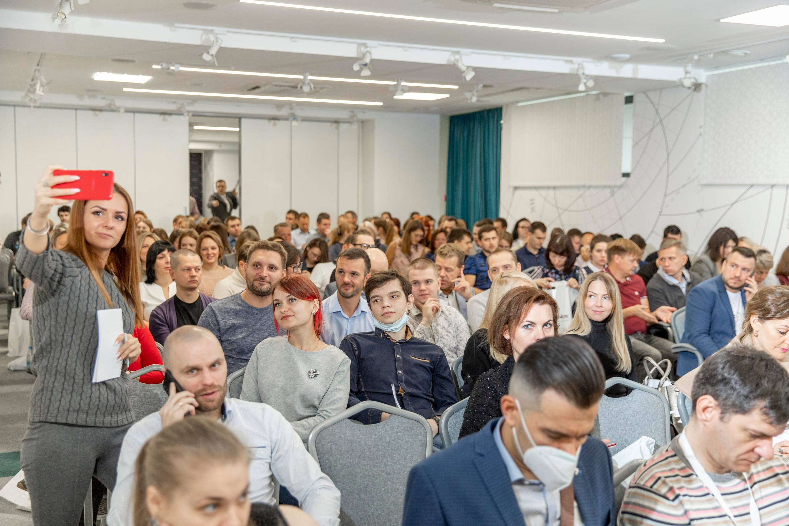 Евгений Колотилов, презентация в отеле Фрегат. Репортажный фотограф Петрозаводск Сергей Киренков