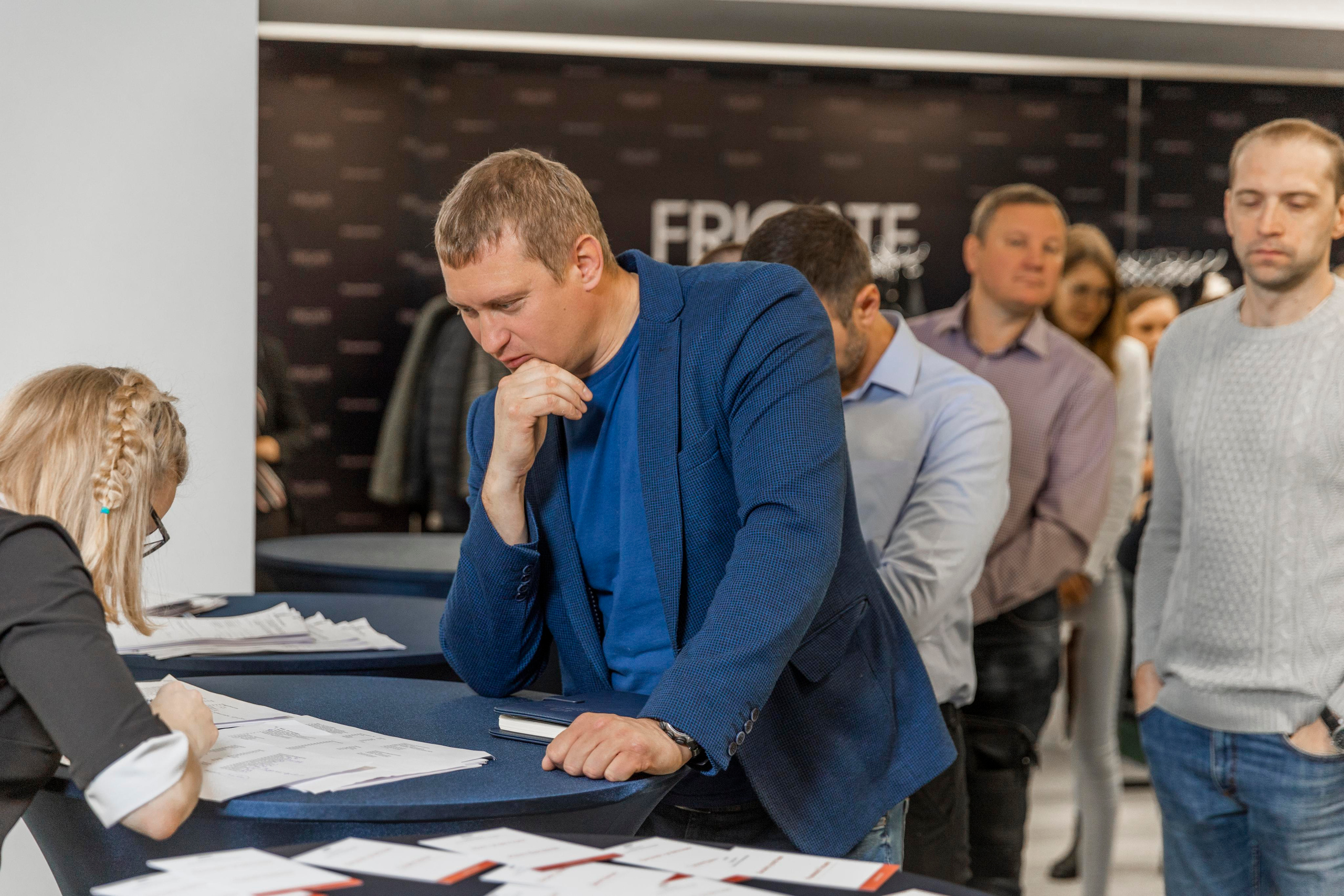 Евгений Колотилов, презентация в отеле Фрегат. Репортажный фотограф Петрозаводск Сергей Киренков