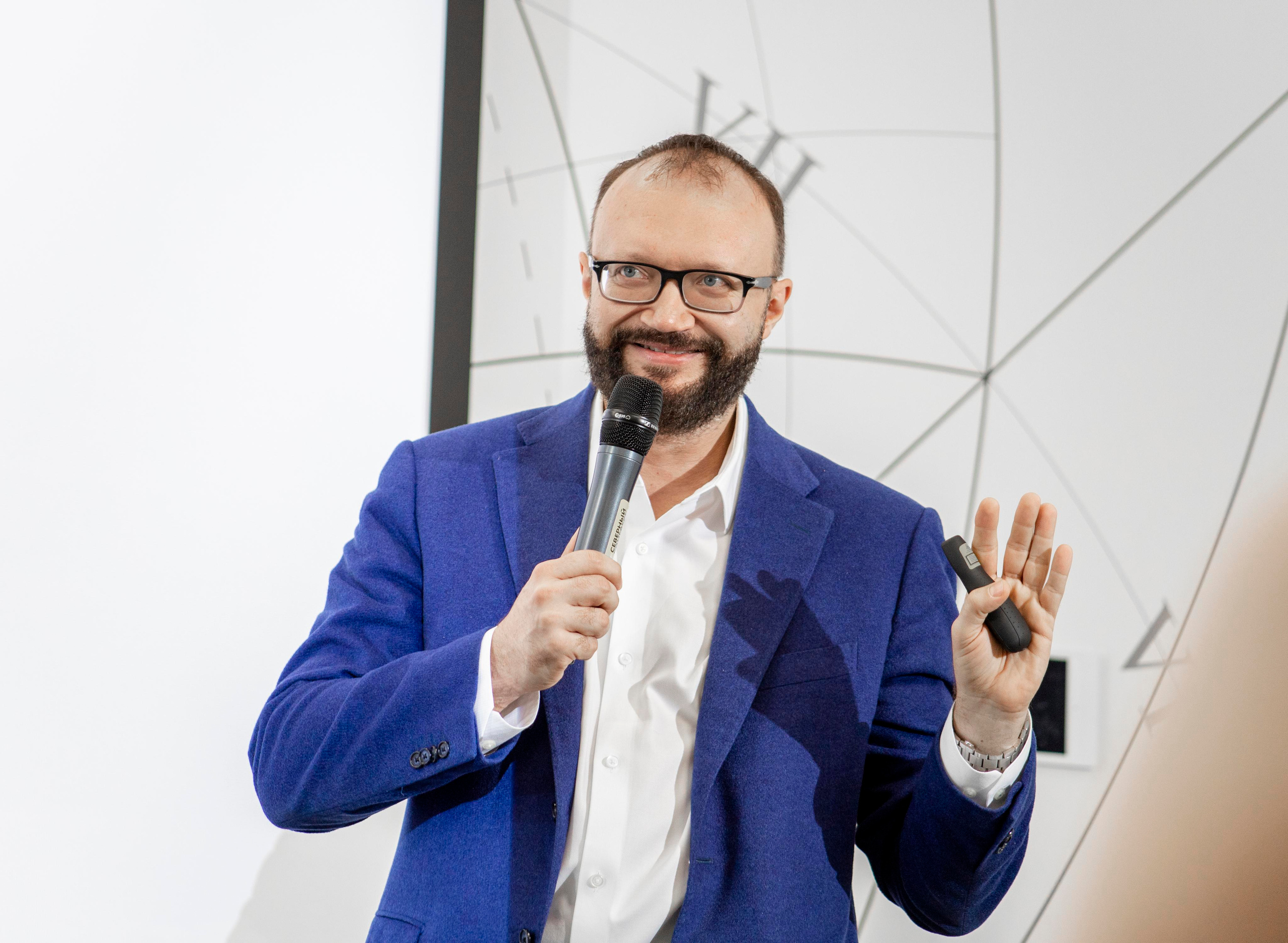 Евгений Колотилов, презентация в отеле Фрегат. Репортажный фотограф Петрозаводск Сергей Киренков