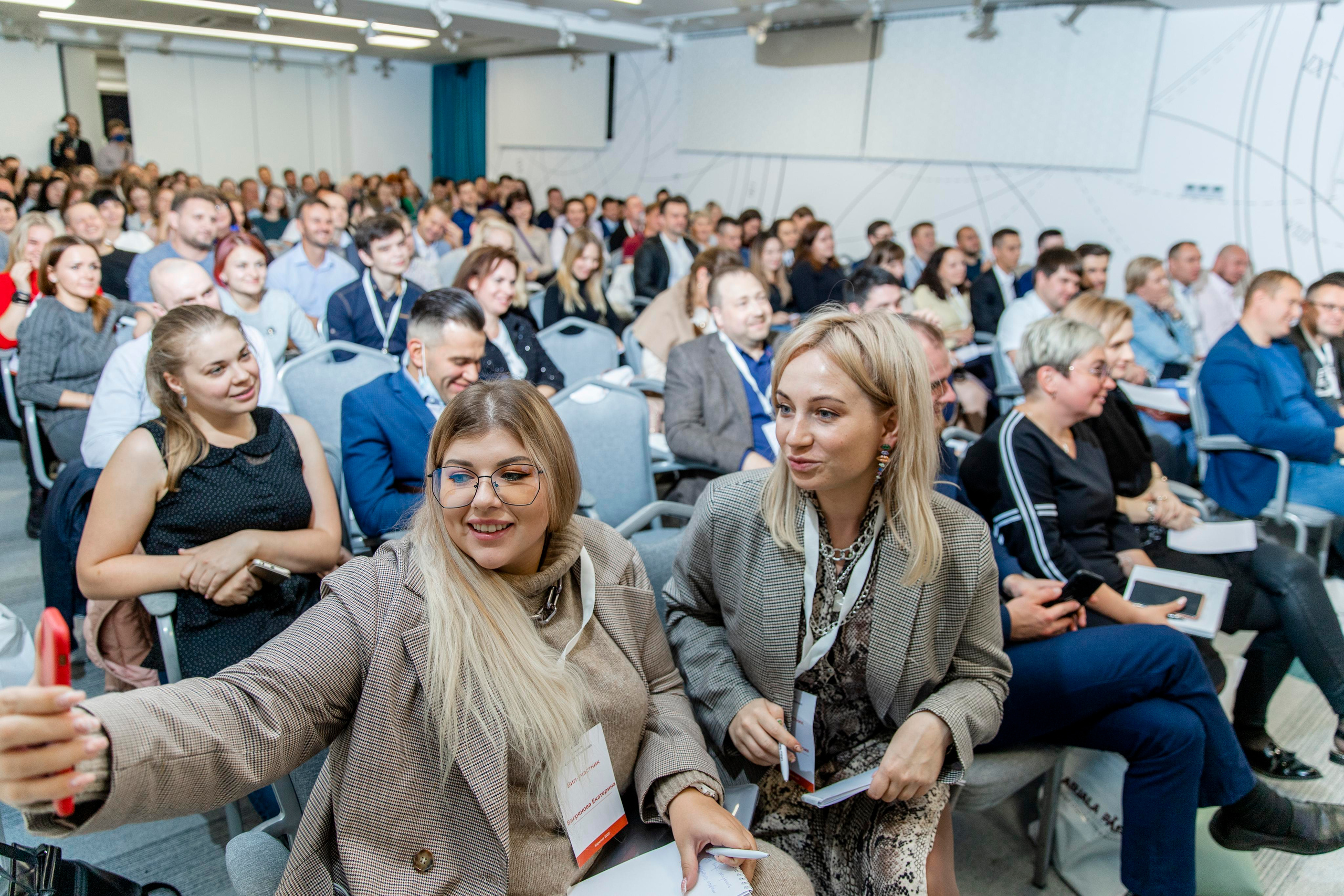 Евгений Колотилов, презентация в отеле Фрегат. Репортажный фотограф Петрозаводск Сергей Киренков