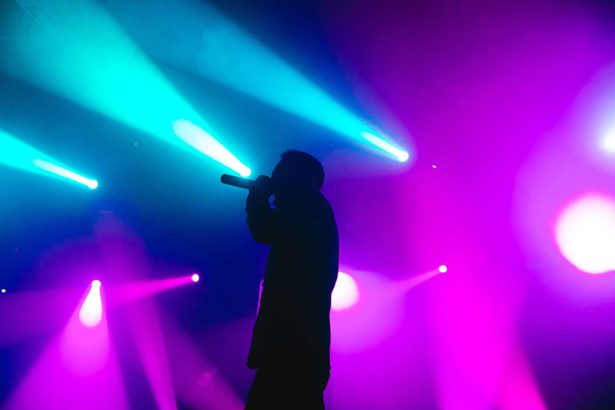 Вечеринки в ночных клубах. Свободный фотограф