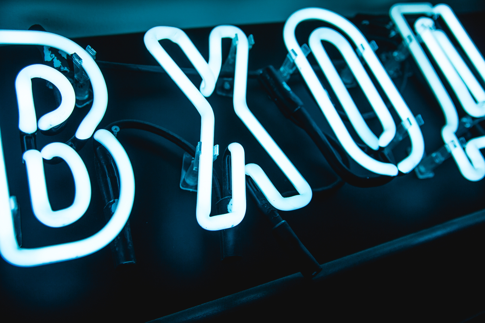 Вечеринки в ночных клубах. Свободный фотограф