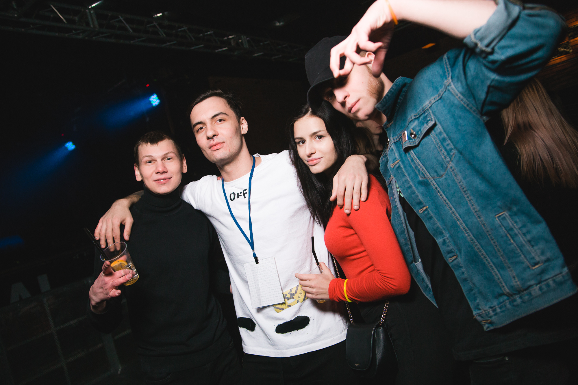 Вечеринки в ночных клубах. Свободный фотограф