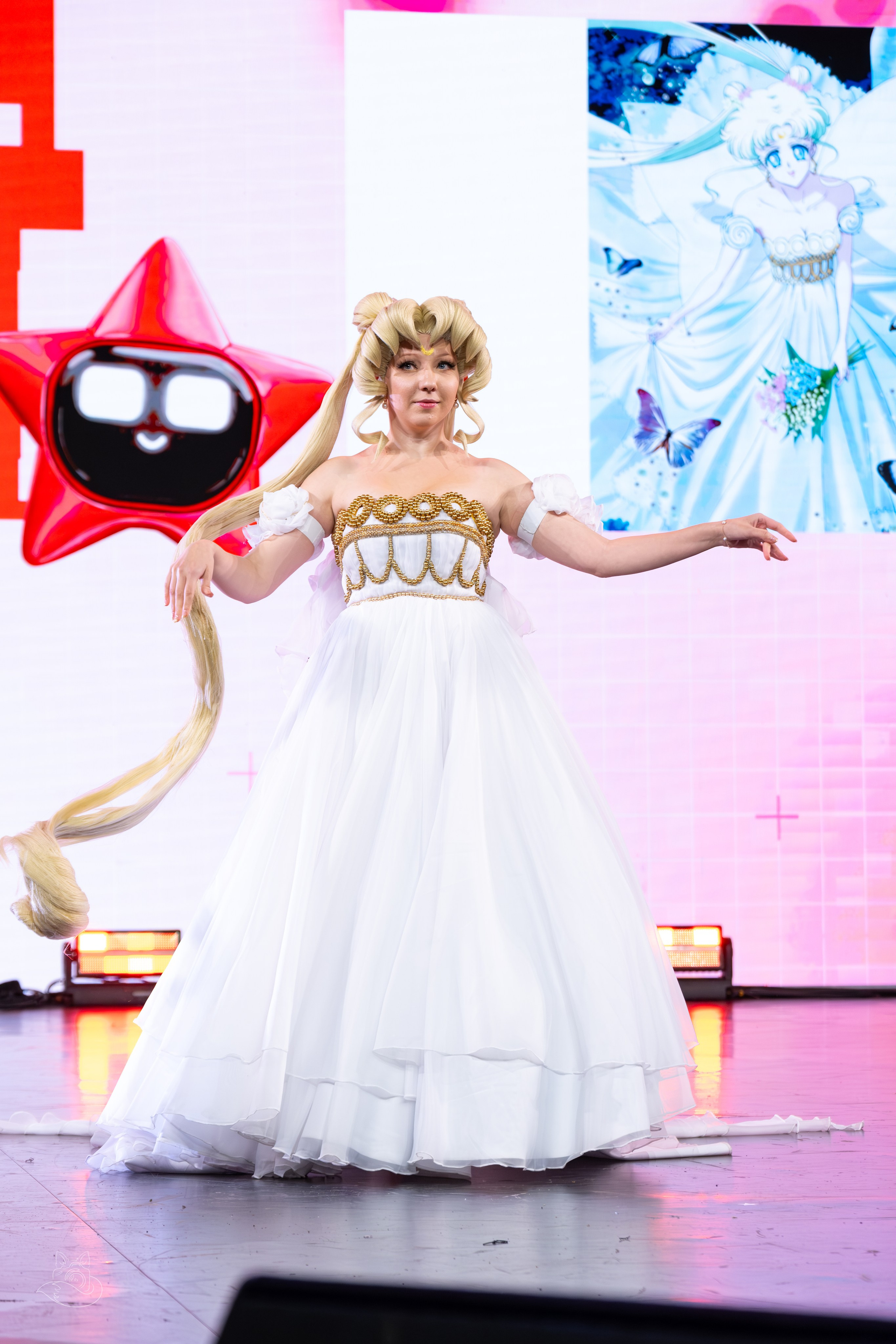 Сцена РЭД ЭКСПО 2024. Косплей фотограф