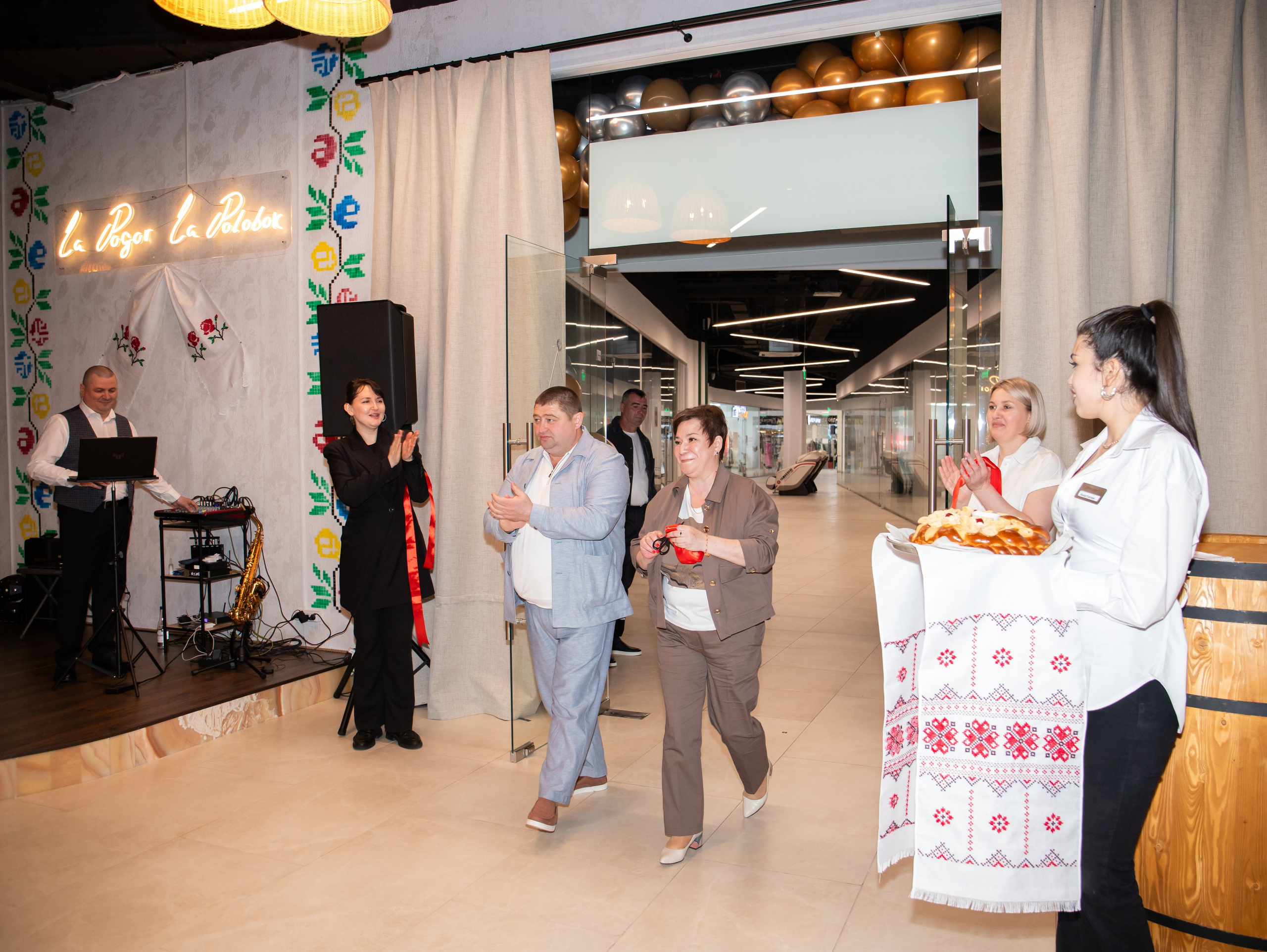 Открытие молдавского ресторана. Свадебный и семейный фотограф в Москве Мила Широких