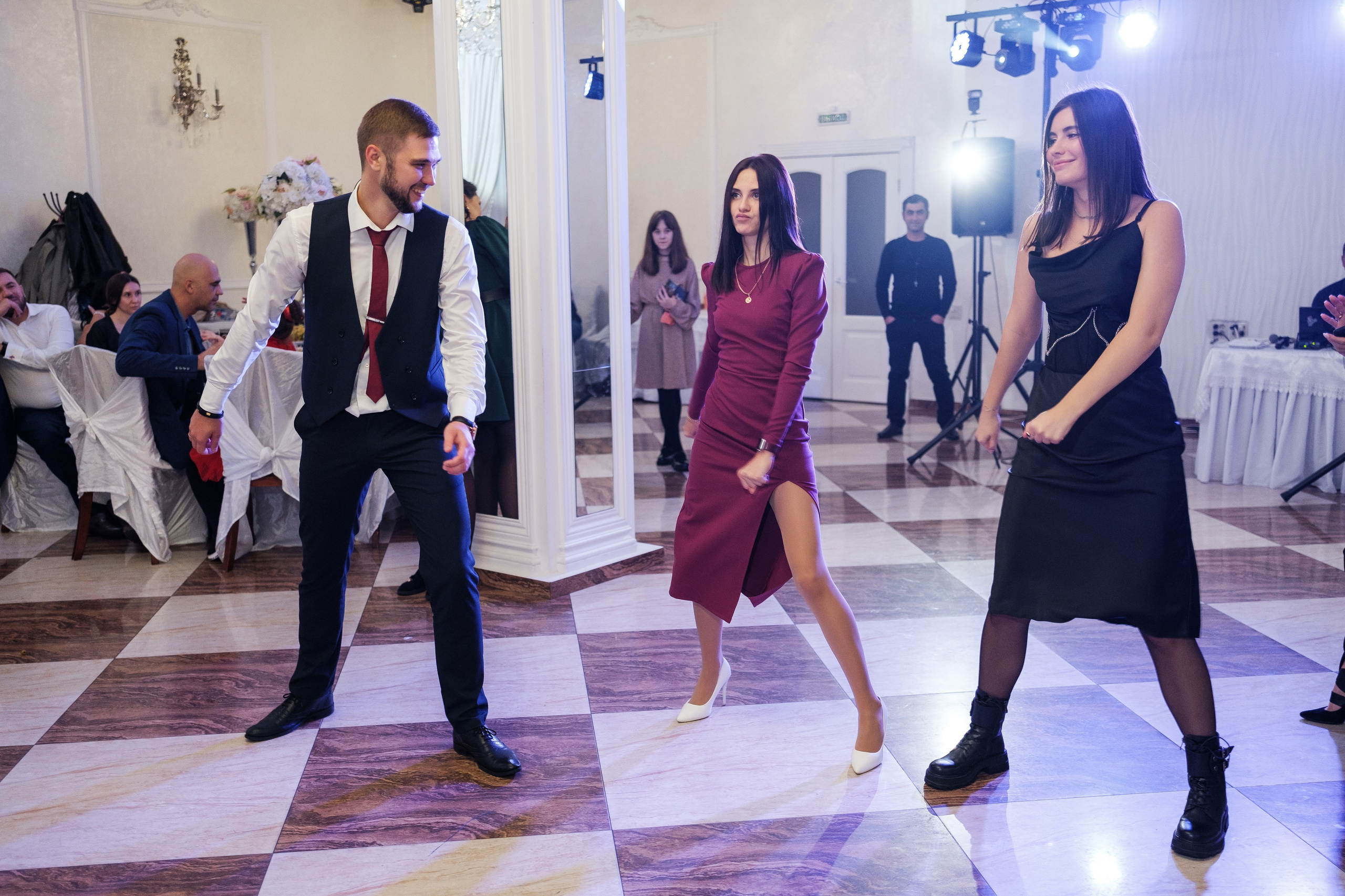 Александр и Лариса. Свадебный фотограф | репортаж | праздники | крещение