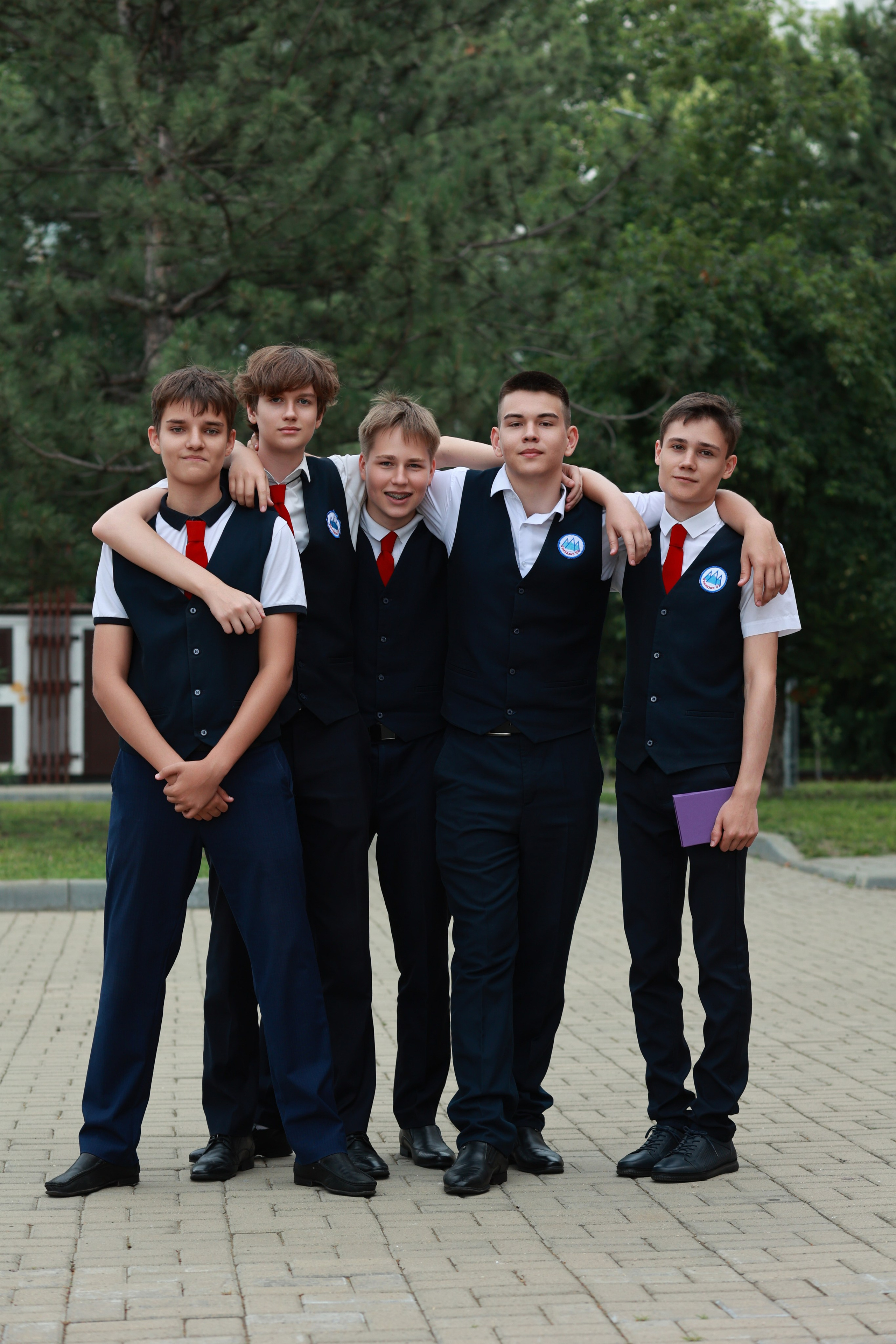 Вручение аттестатов Гимназия 87 (2025 г.). Детский семейный фотограф Краснодар