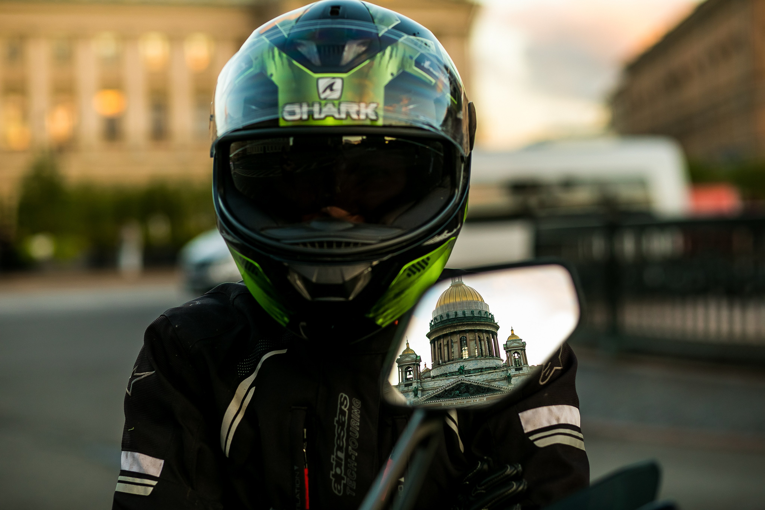 Фотосессия на мотоцикле для девушки. Семейный и свадебный фотограф в Санкт-Петербурге Таша Семёнова