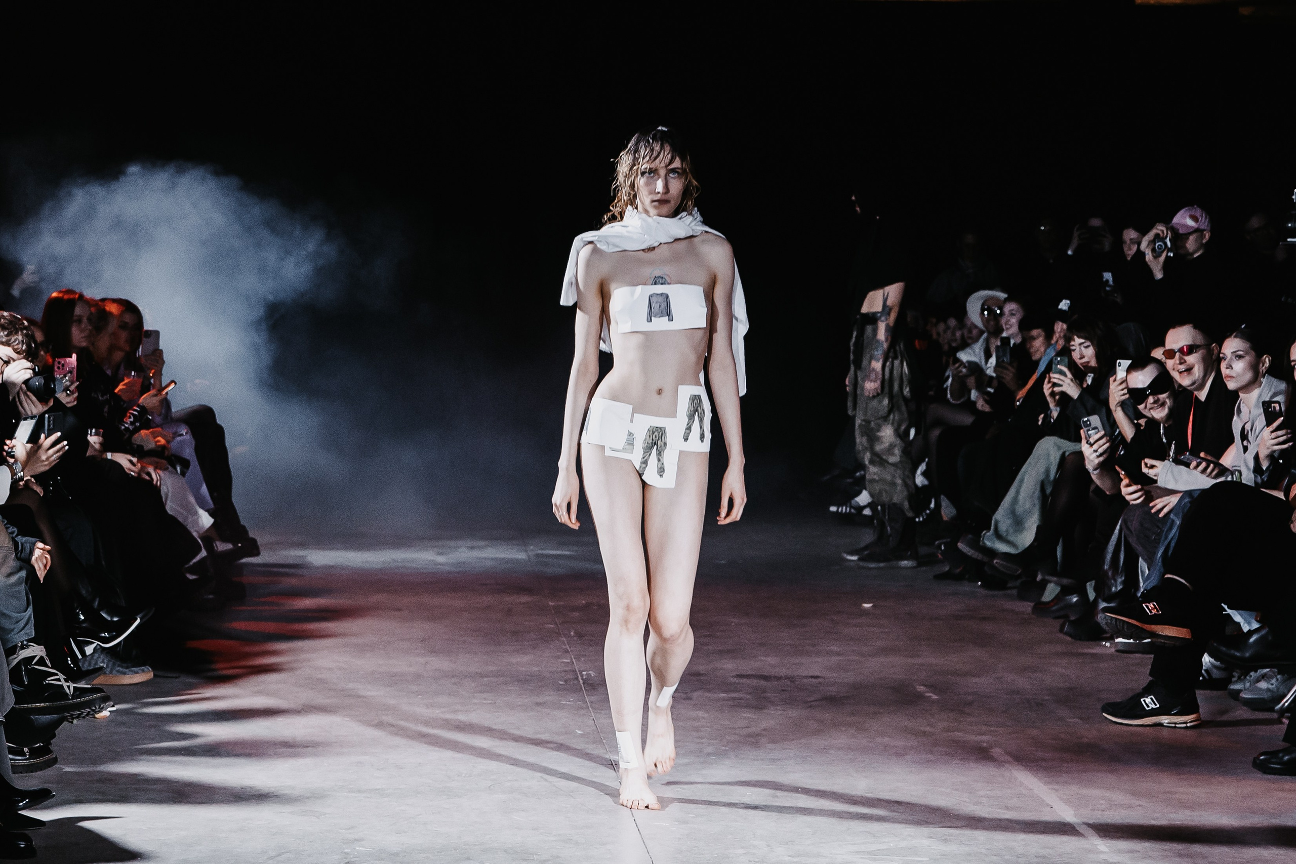 AUXI catwalk андеграунд показ-перфоманс. Фотограф в Санкт-Петербурге Вагнер Юлия