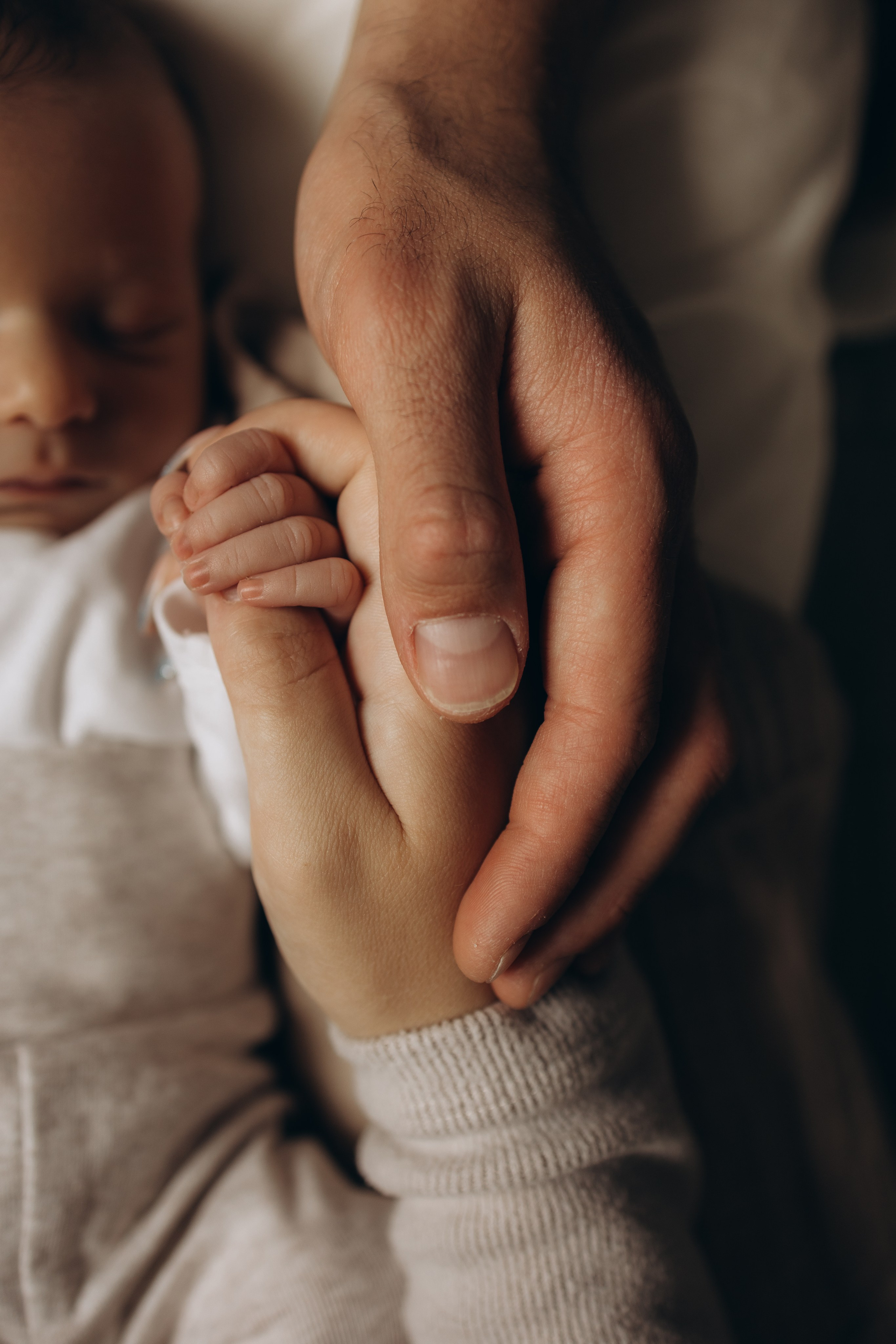 Newborn-Shooting zu Hause. Fotografin in Erlangen, Nürnberg und Umgebung