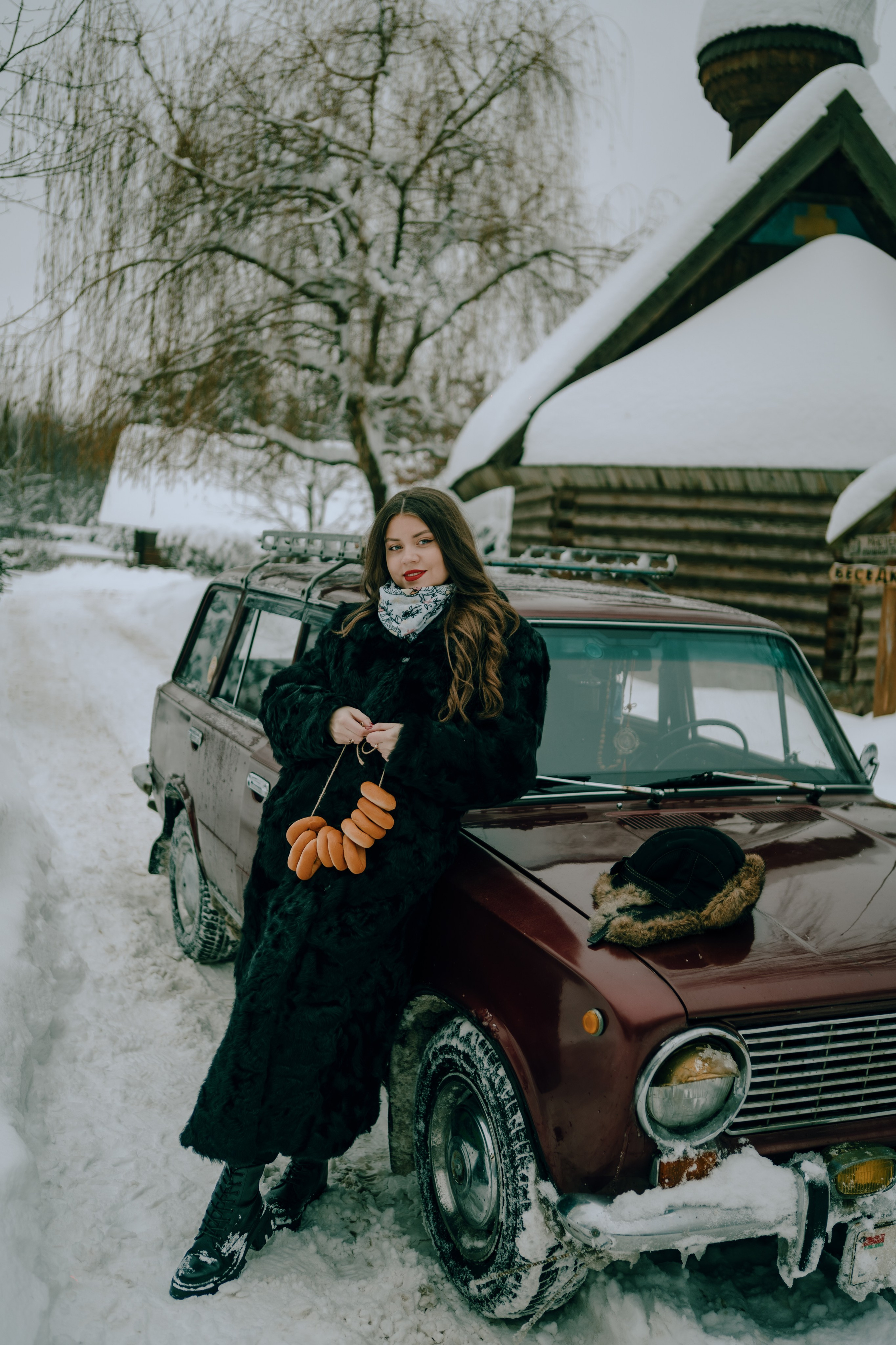 Звенит январская вьюга. Главная