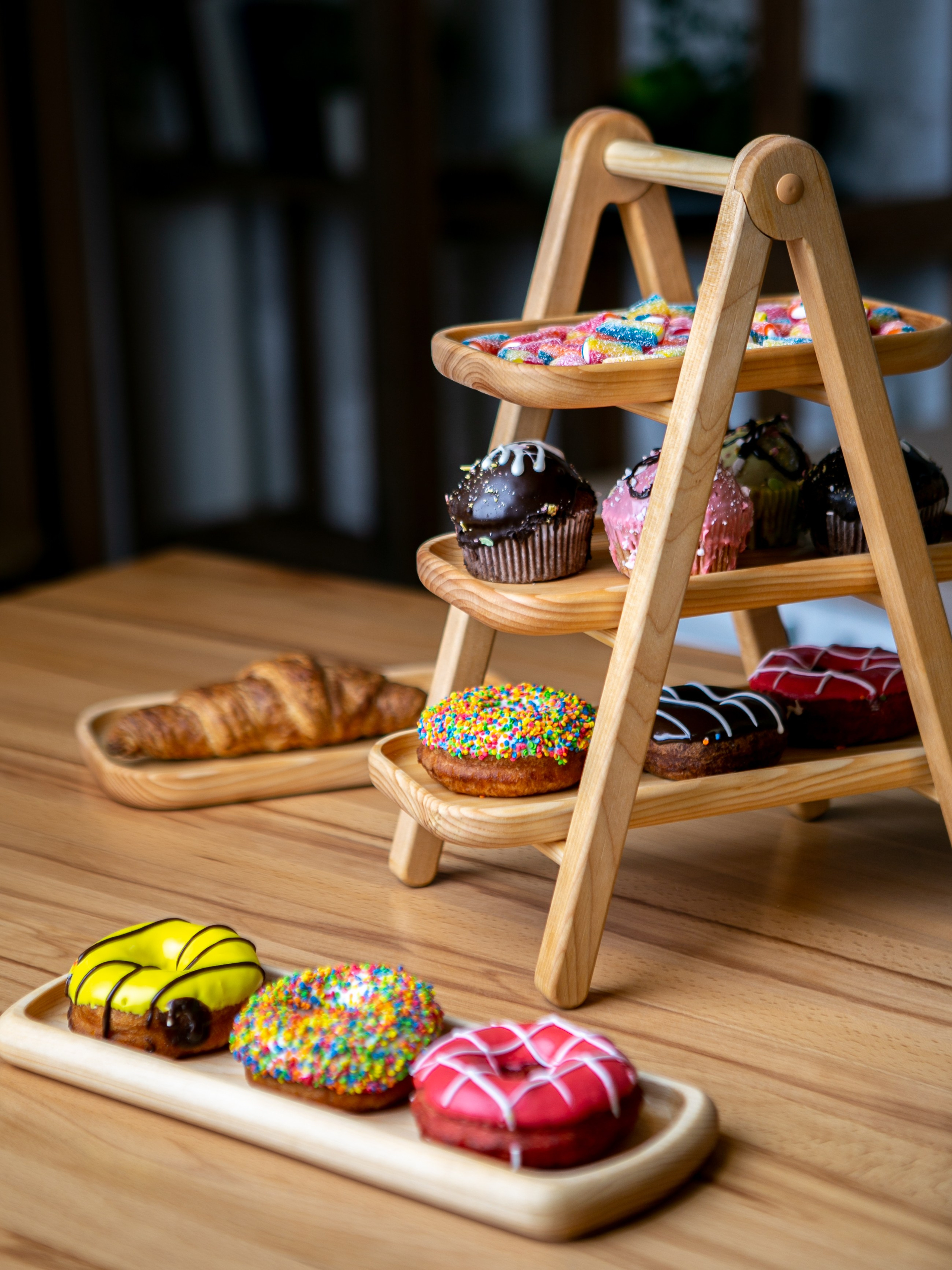 Подносы и этажерки. Контент фотограф, съемка для маркетплейсов, фуд съемка и репортажи в Новосибирске Ралия Галеева