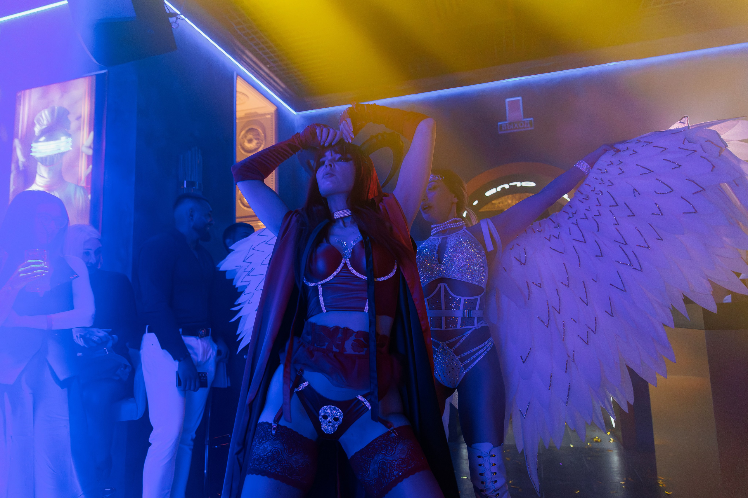 ЛУВР [Открытие Ночного клуба]. СВОИ. ФОТООТЧЕТЫ-СОБЫТИЯ-МЕСТА