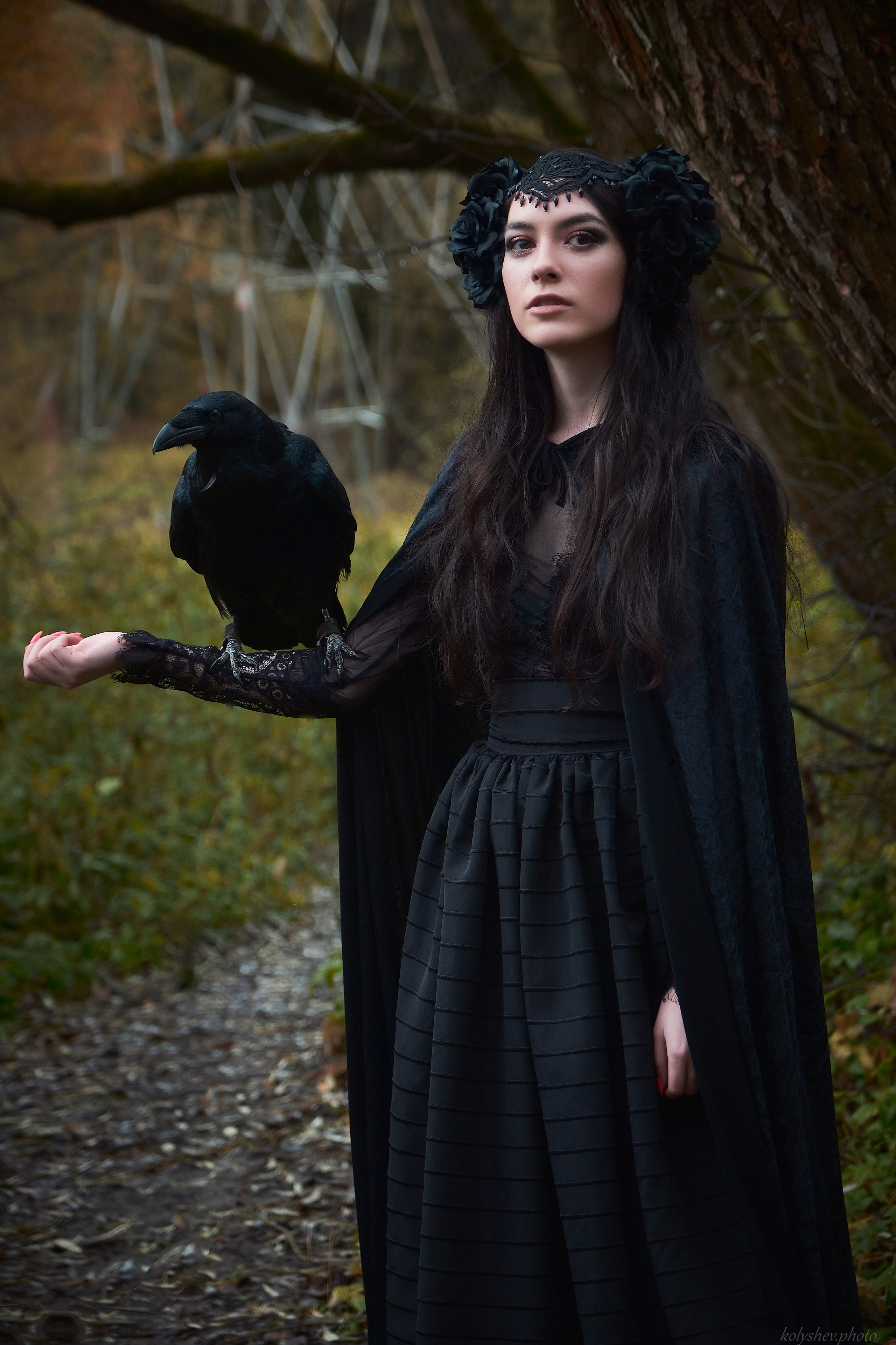 Фотосессия с вороном на природе. Портретный фотограф на новый год в Москве Виктория Колышева