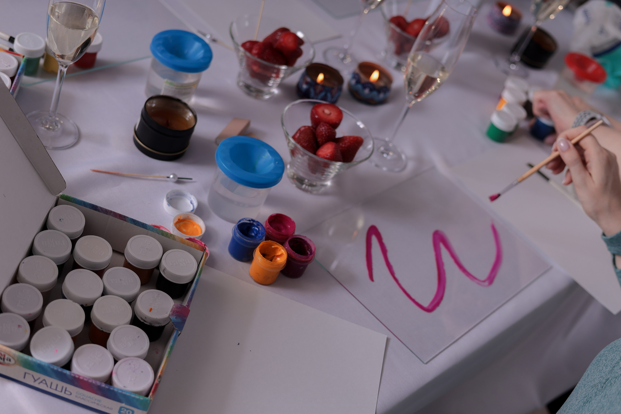 Арт-терапия + аэройога. Фотограф Надршина Лилия