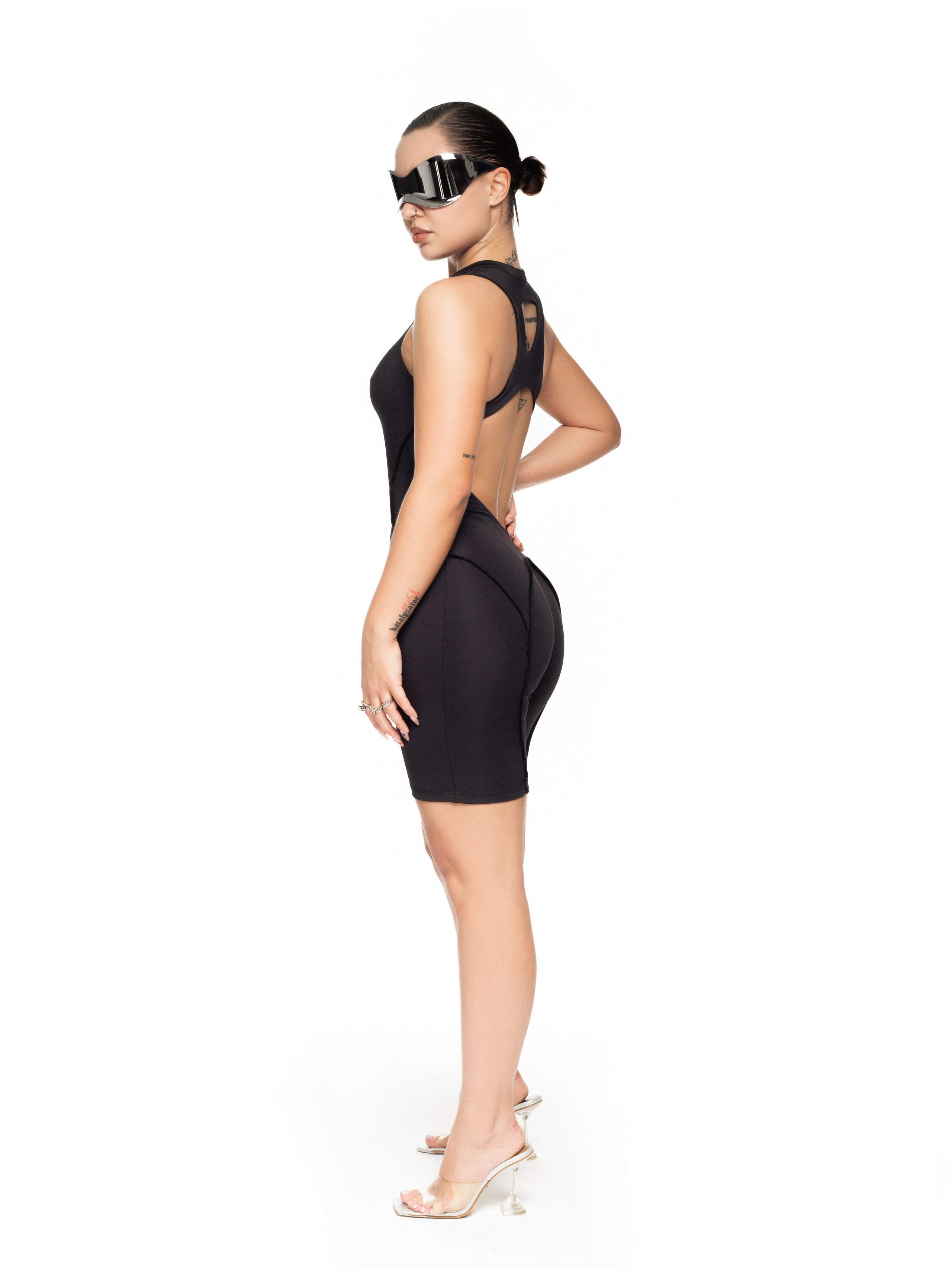 КАТАЛОГ | белый фон. RUNA production — стильные съемки для брендов