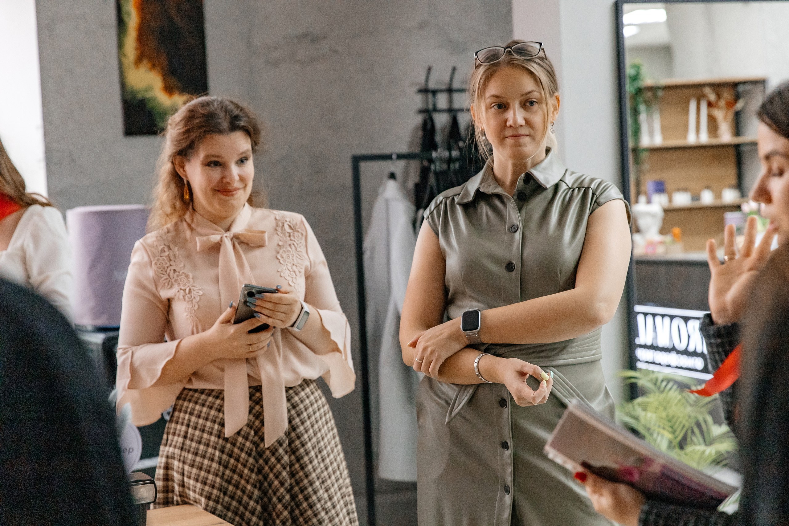 «Мир. Труд. Май» в AROMALAGE — весенний праздник творчества и аромата