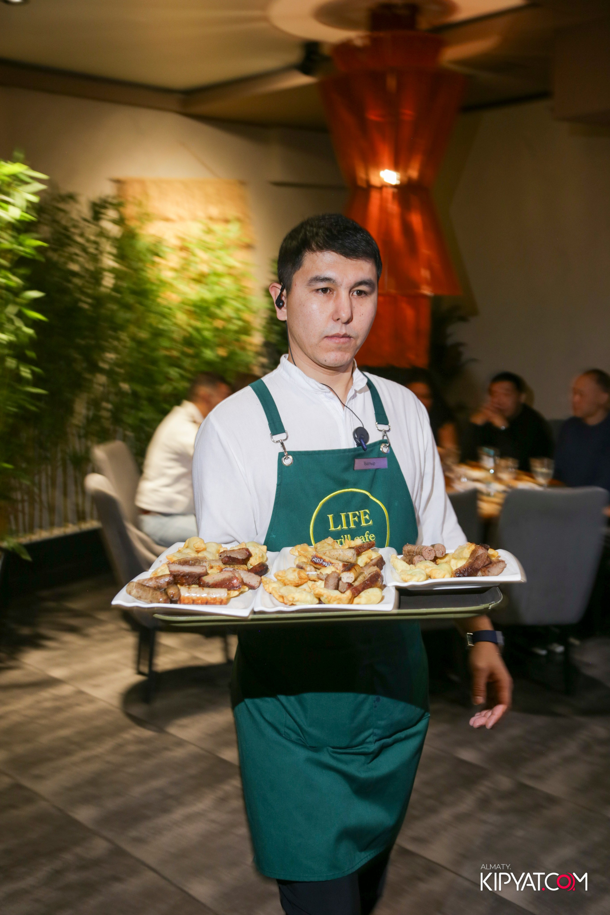 LIFE GRILL CAFE. КИПЯТКОМ АЛМАТЫ! Фотосъемка мероприятий в Алматы