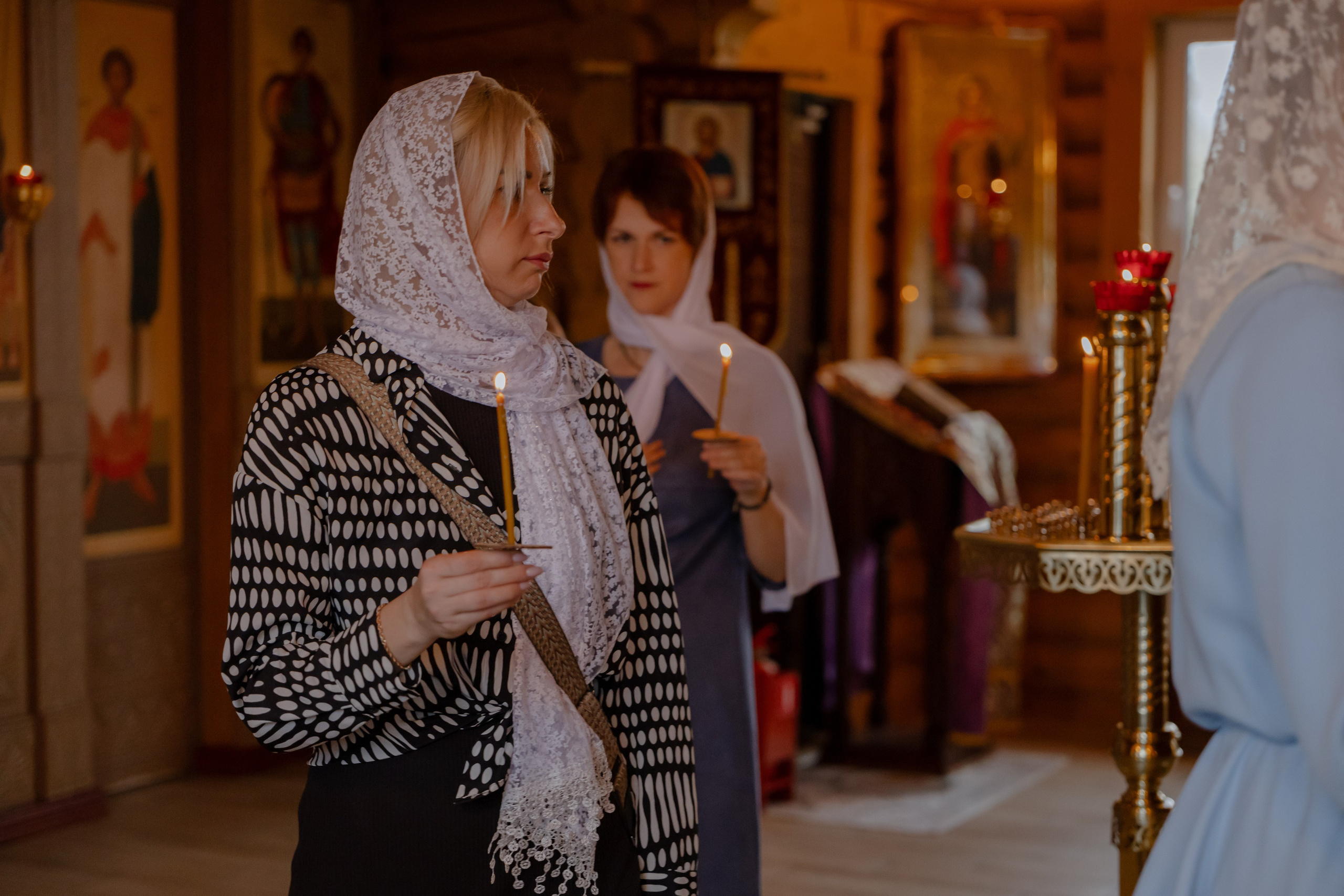 Крещение в храме Георгия Победоносца. Фотограф в Новосибирске Екатерина Васильева