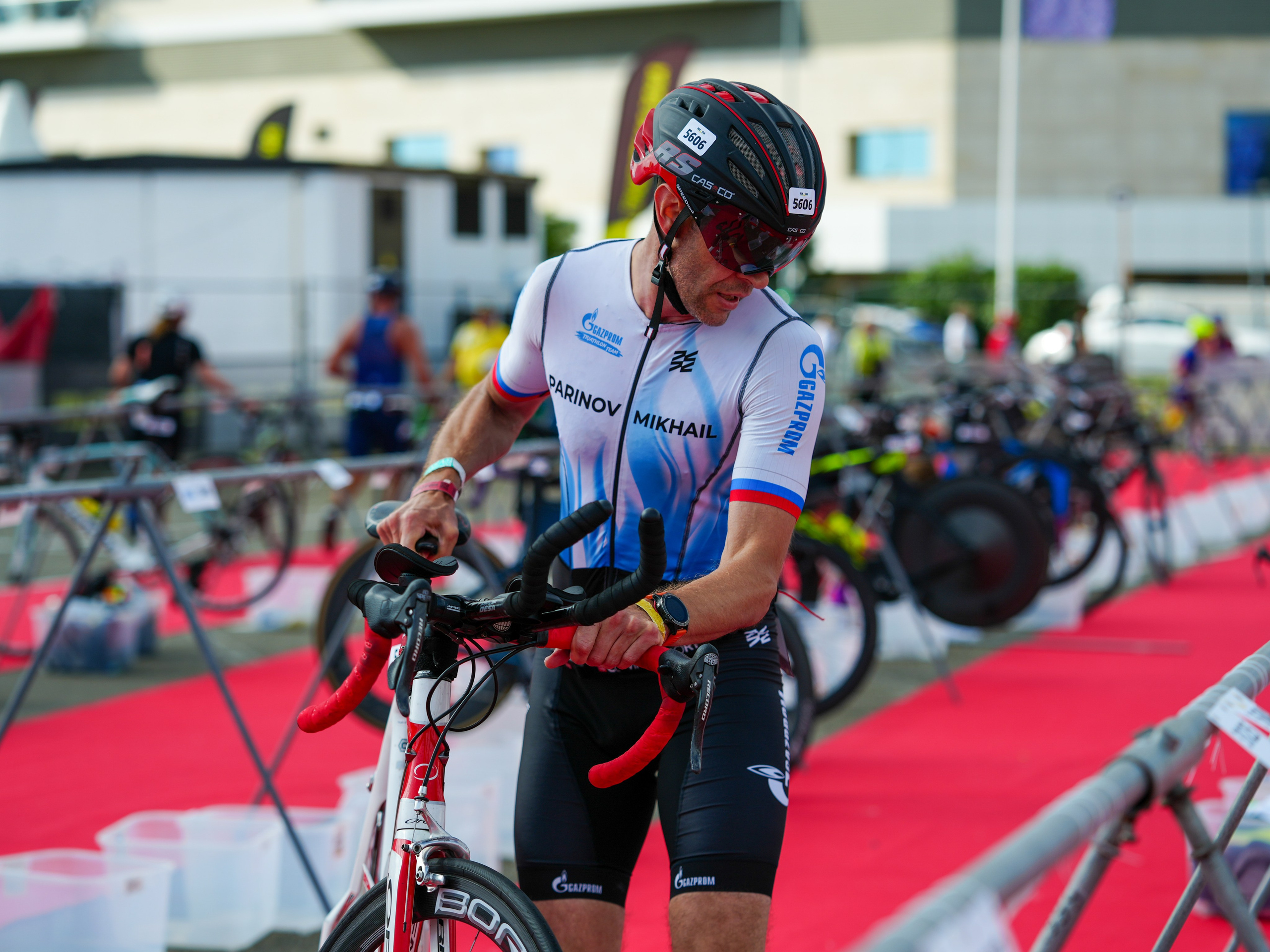 Фотоотчет партнерской интеграции для компании TELE2 на фестивале Ironstar. Репортажный фотограф в Красной Поляне и Сочи Павлюченко Екатерина