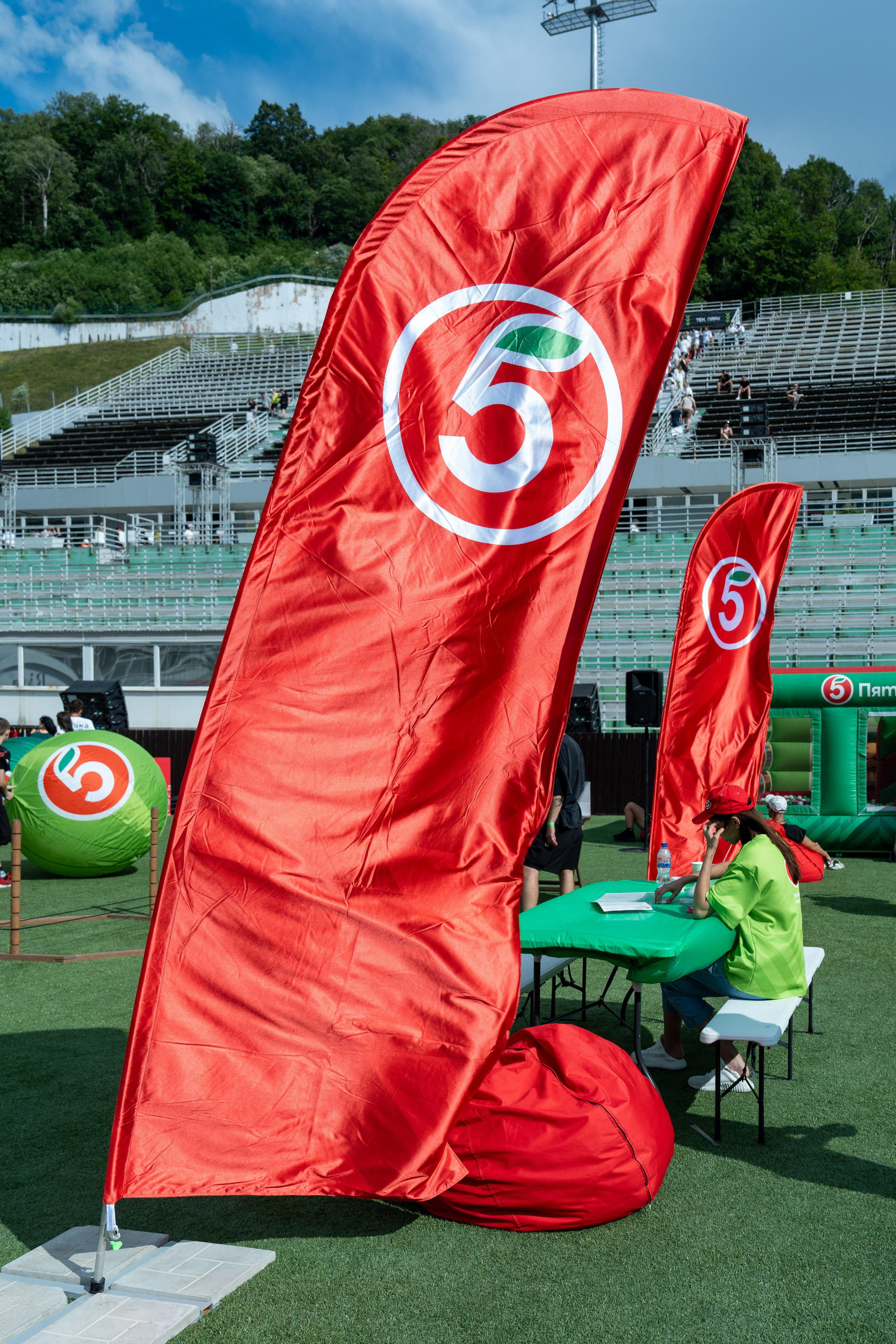 Фотоотчет партнеской интеграции для сети «Пятерочка» на фестивале «Grounded». Репортажный фотограф в Красной Поляне и Сочи Павлюченко Екатерина