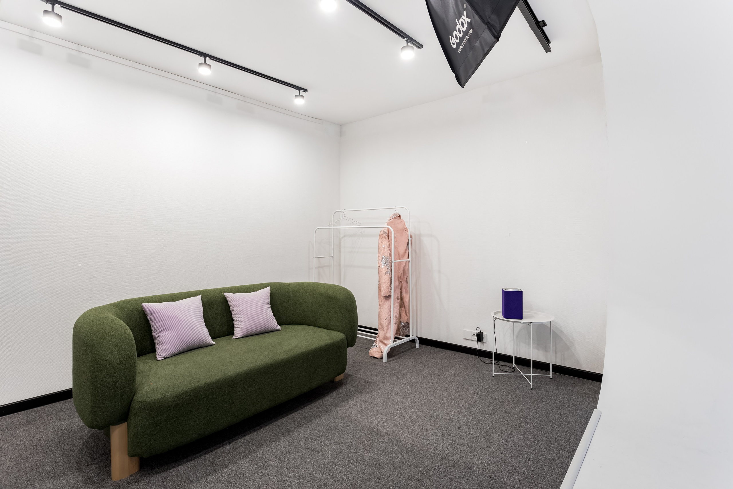 Фотостудия автопортрета Smola. Интерьеры, Контент, Портреты | Фотограф в Москве Дани Терно